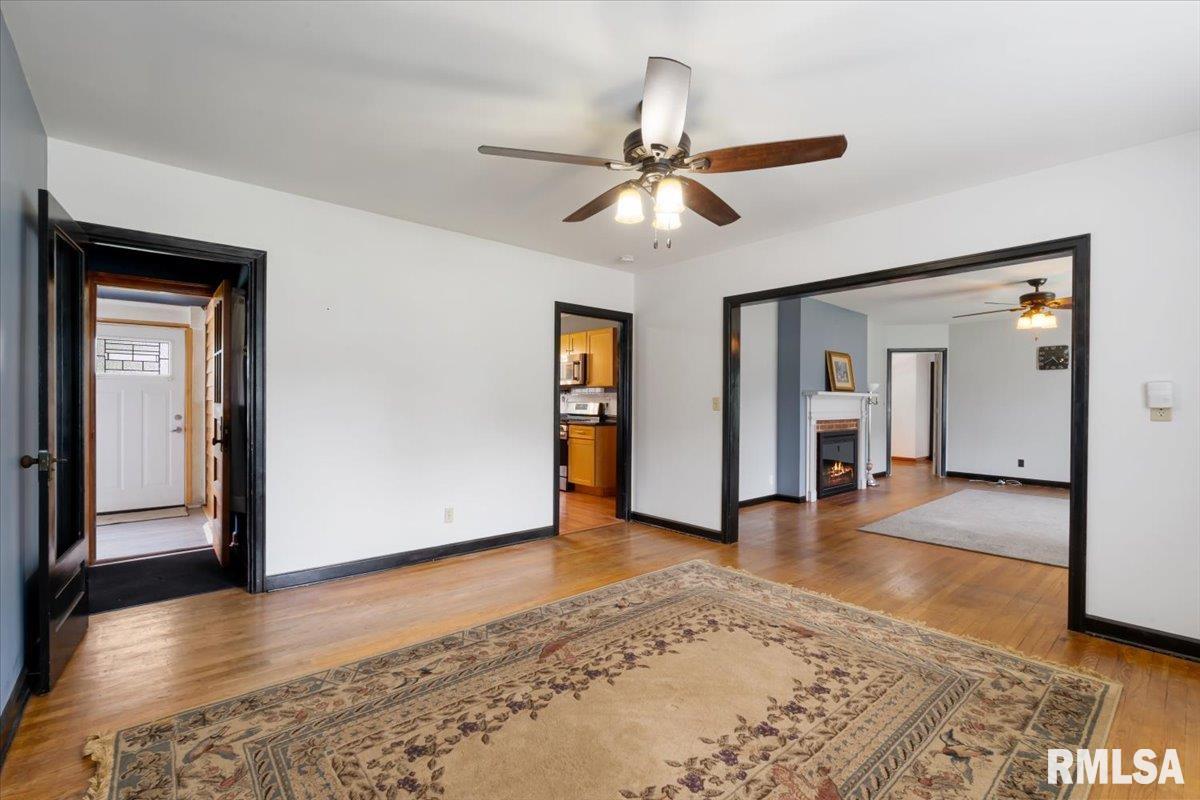 327 E Wells Street, Geneseo, Illinois image 12