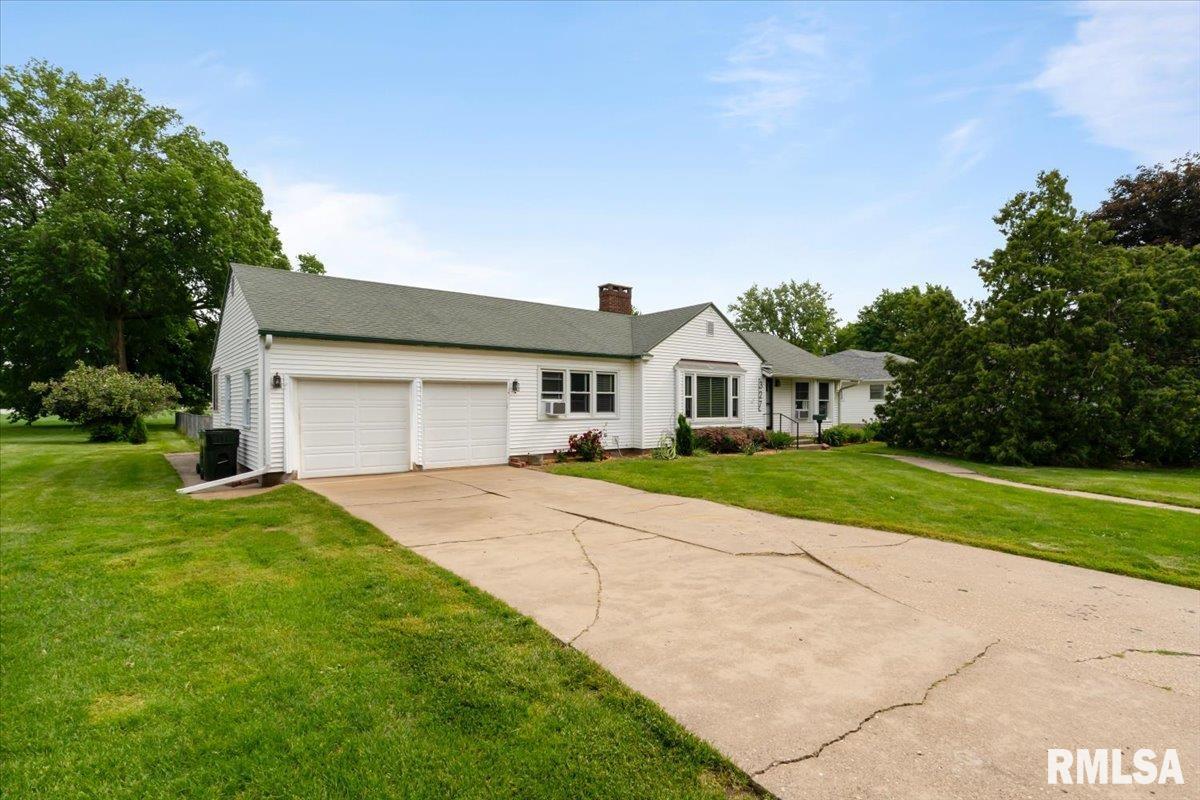 327 E Wells Street, Geneseo, Illinois image 1