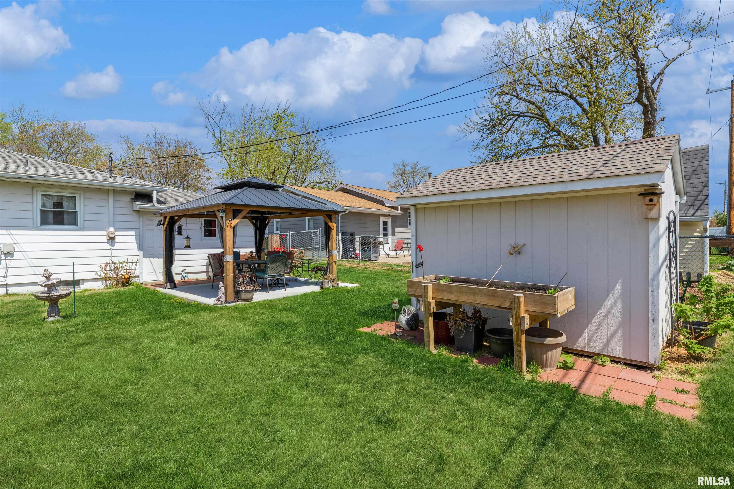 1129 6th Avenue North, Clinton, Iowa image 3
