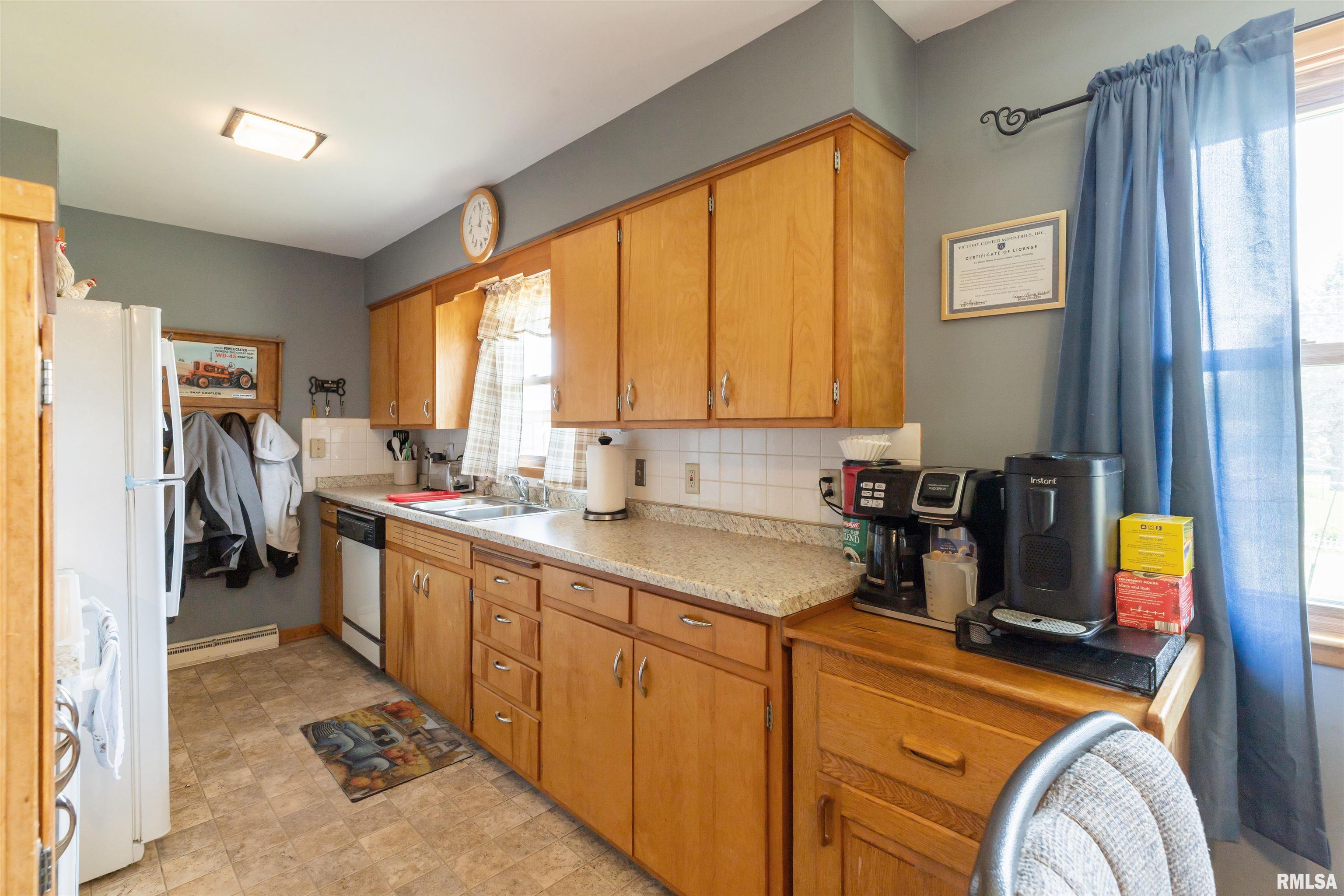 1129 6th Avenue North, Clinton, Iowa image 8