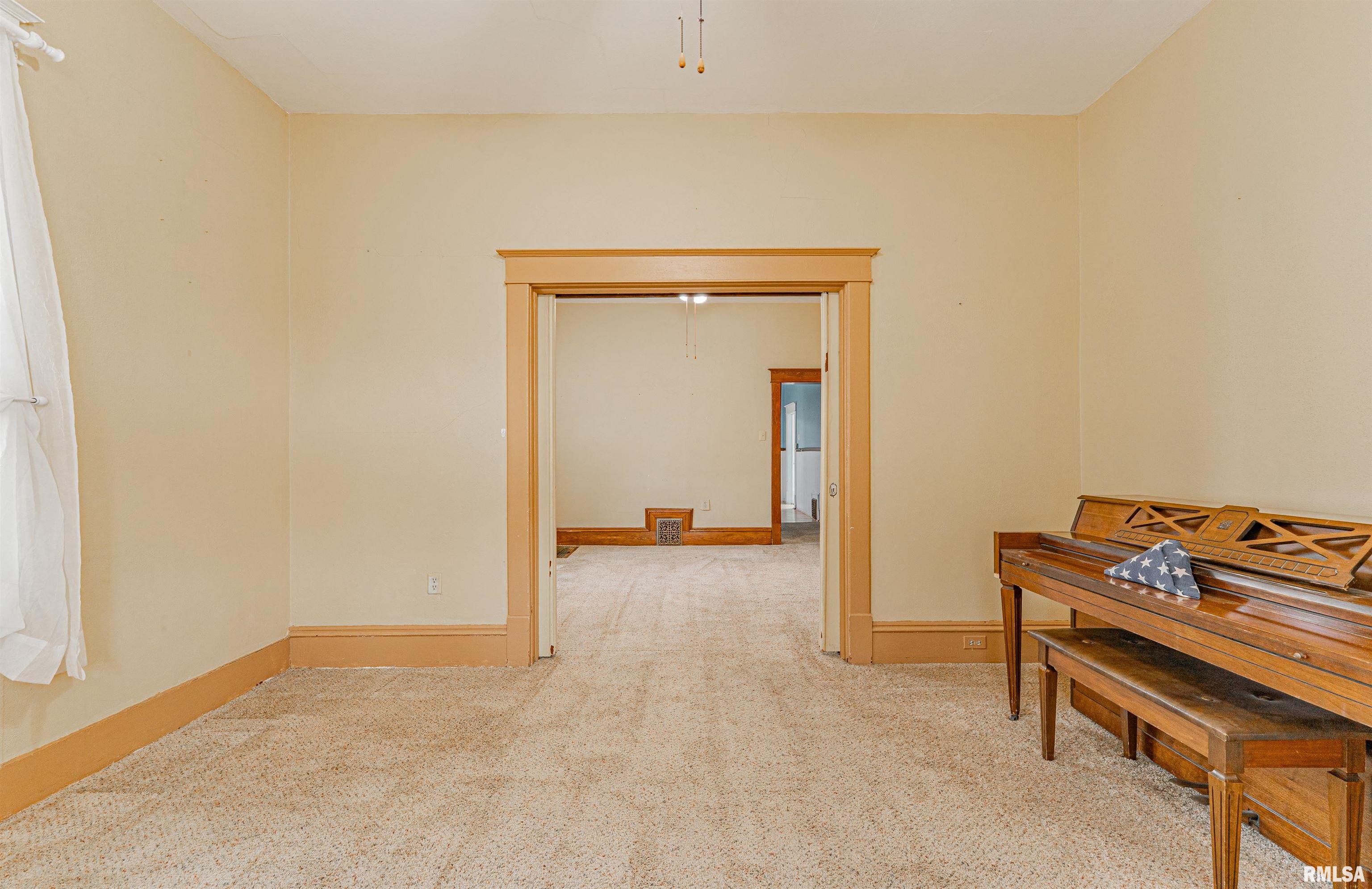 130 5th Street, Lincoln, Illinois image 7