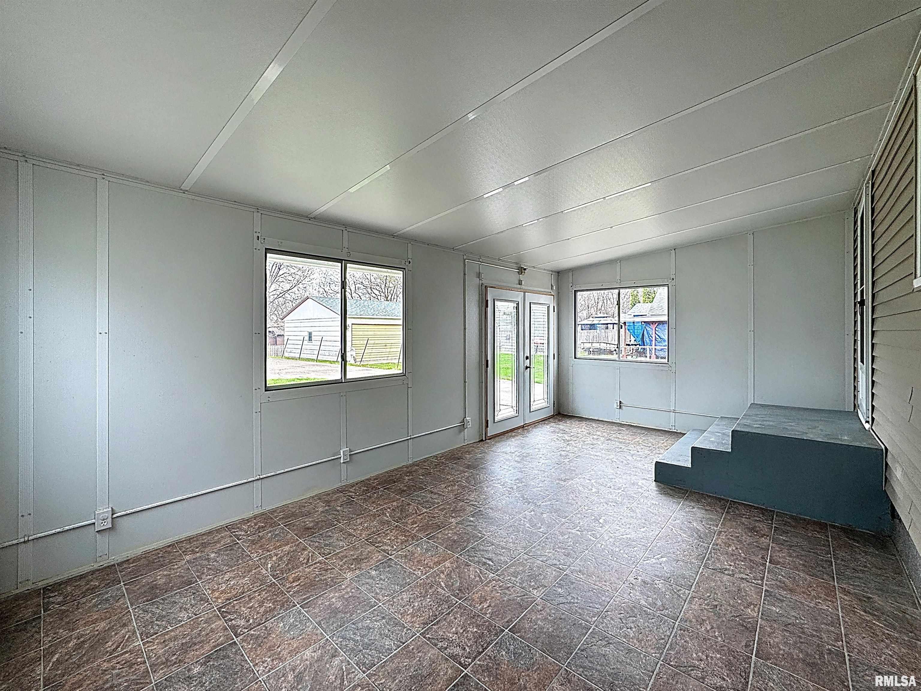 828 47th Street, Moline, Illinois image 31