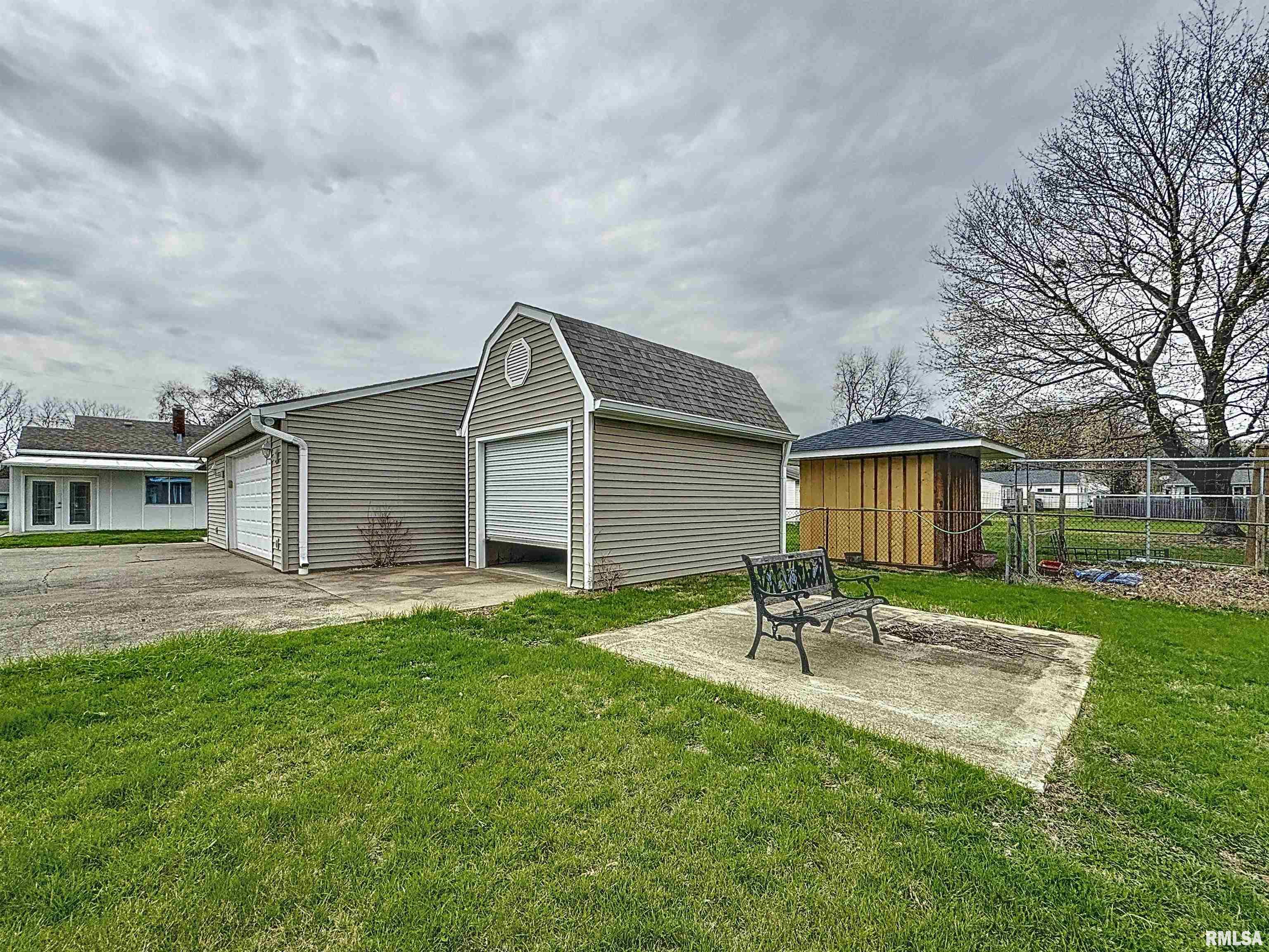 828 47th Street, Moline, Illinois image 38