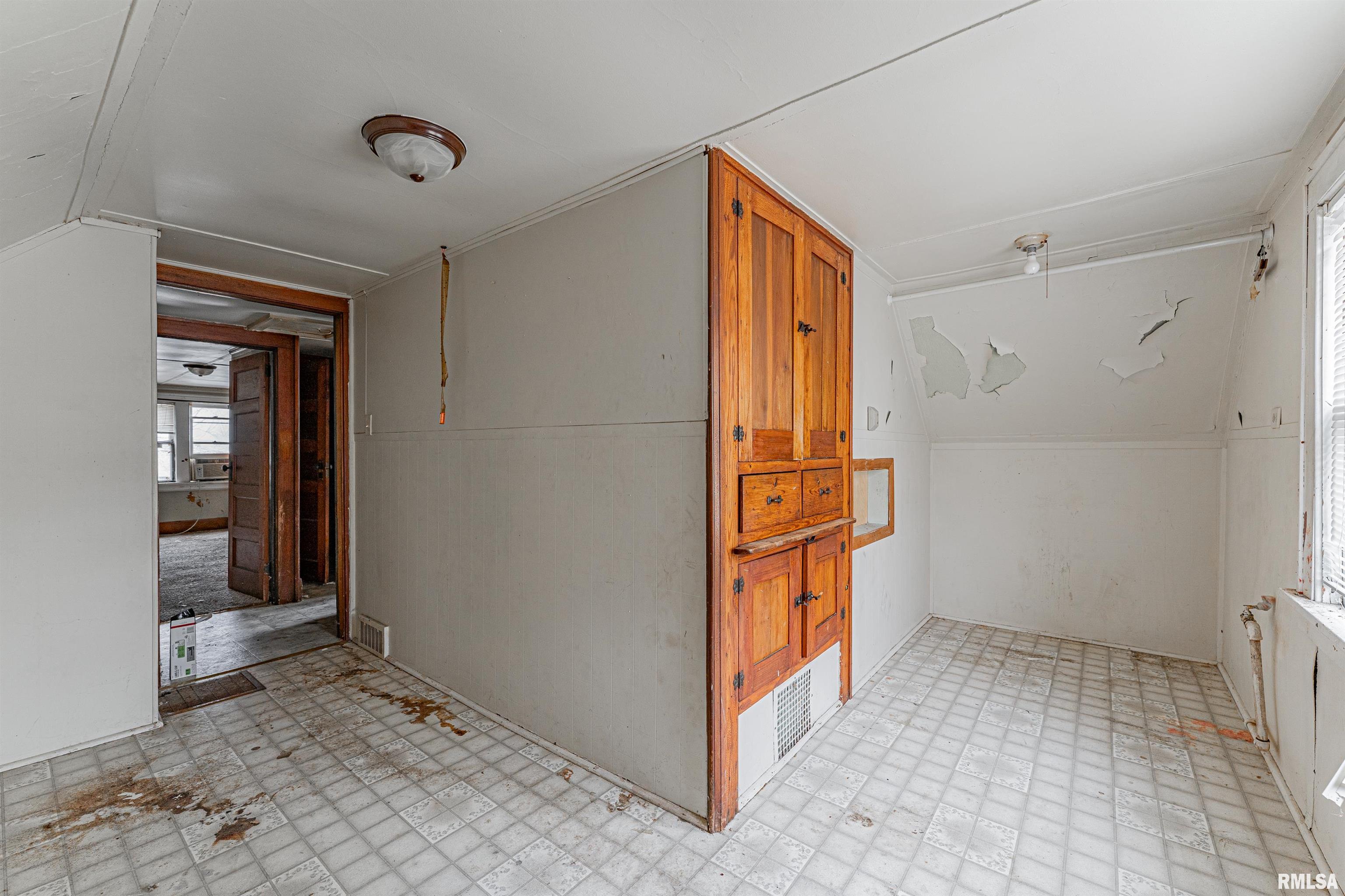1019 N Mclean Street, Lincoln, Illinois image 17