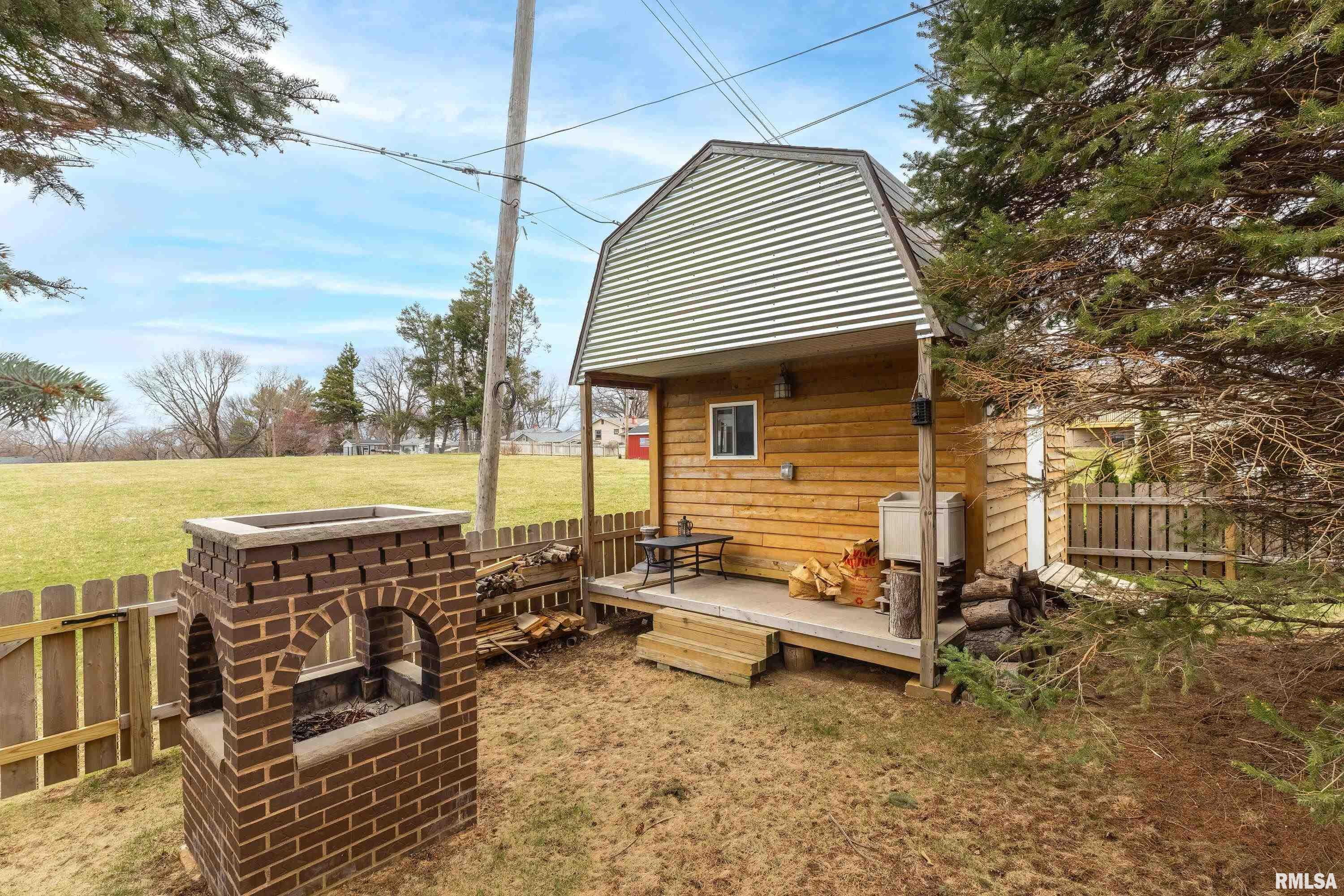 1558 W Garfield Street, Davenport, Iowa image 29