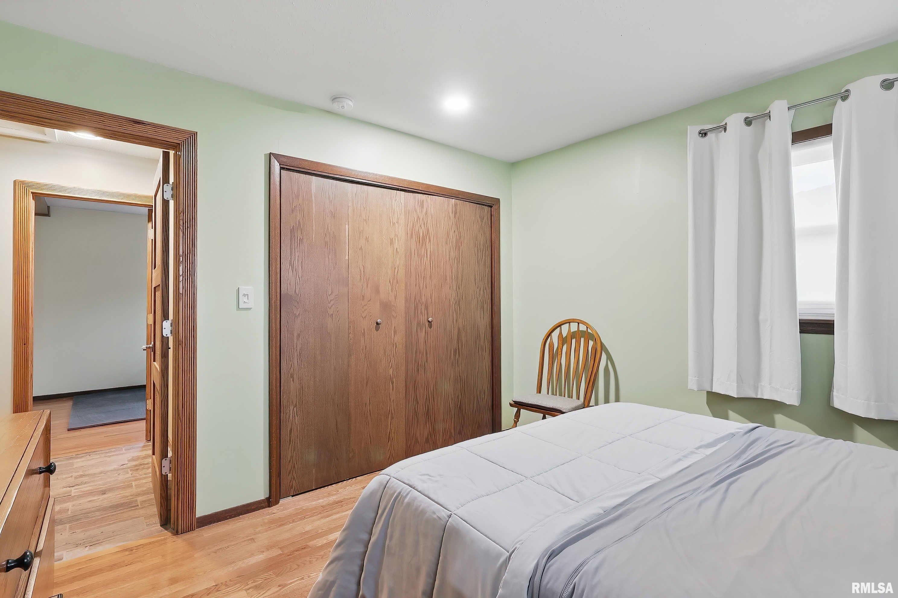 1558 W Garfield Street, Davenport, Iowa image 16