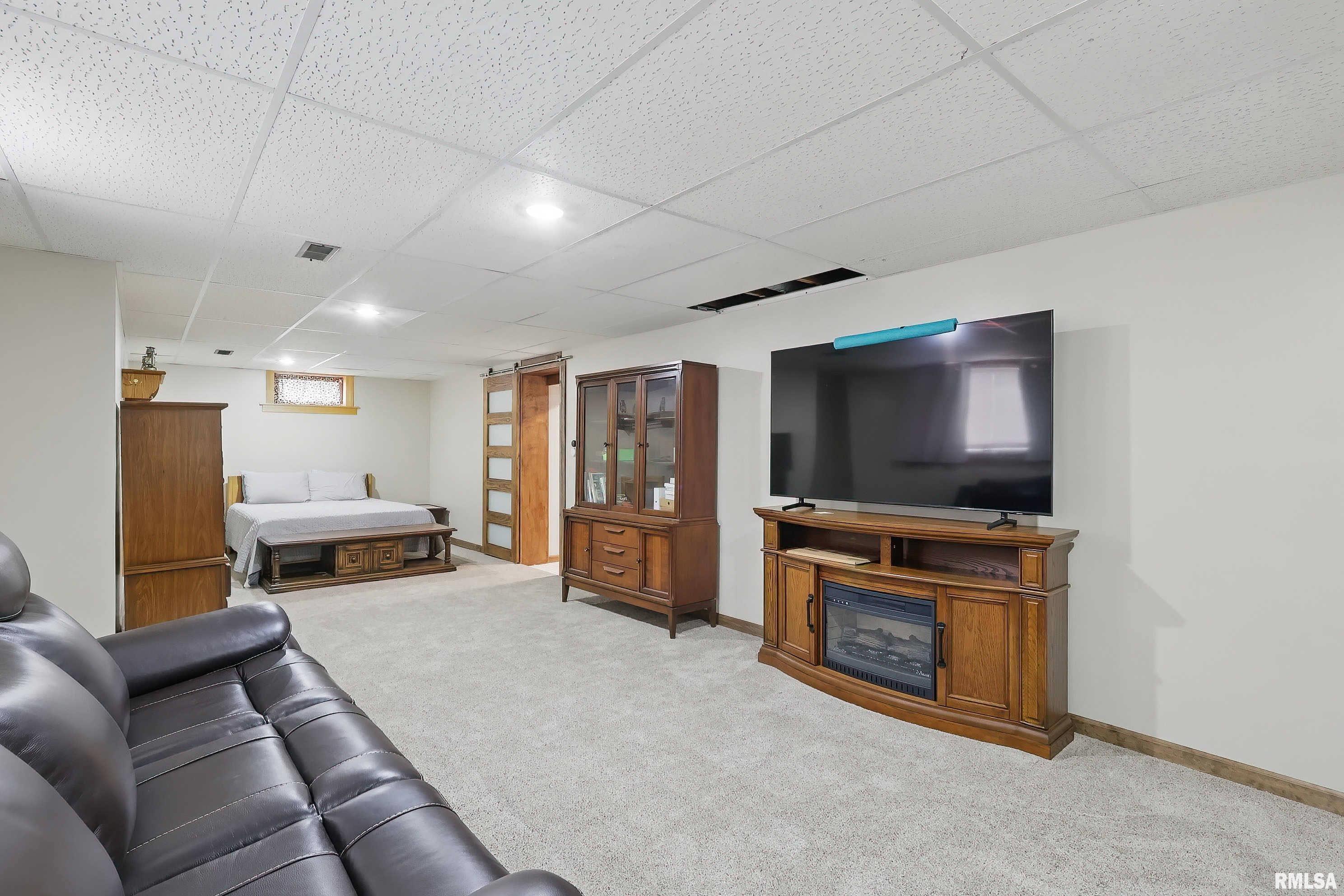 1558 W Garfield Street, Davenport, Iowa image 21