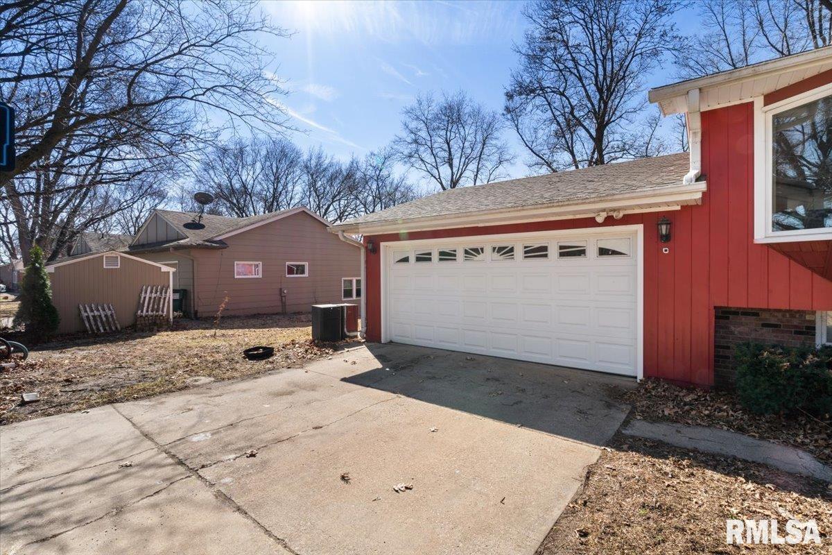 112 Hillcrest Drive, Geneseo, Illinois image 4