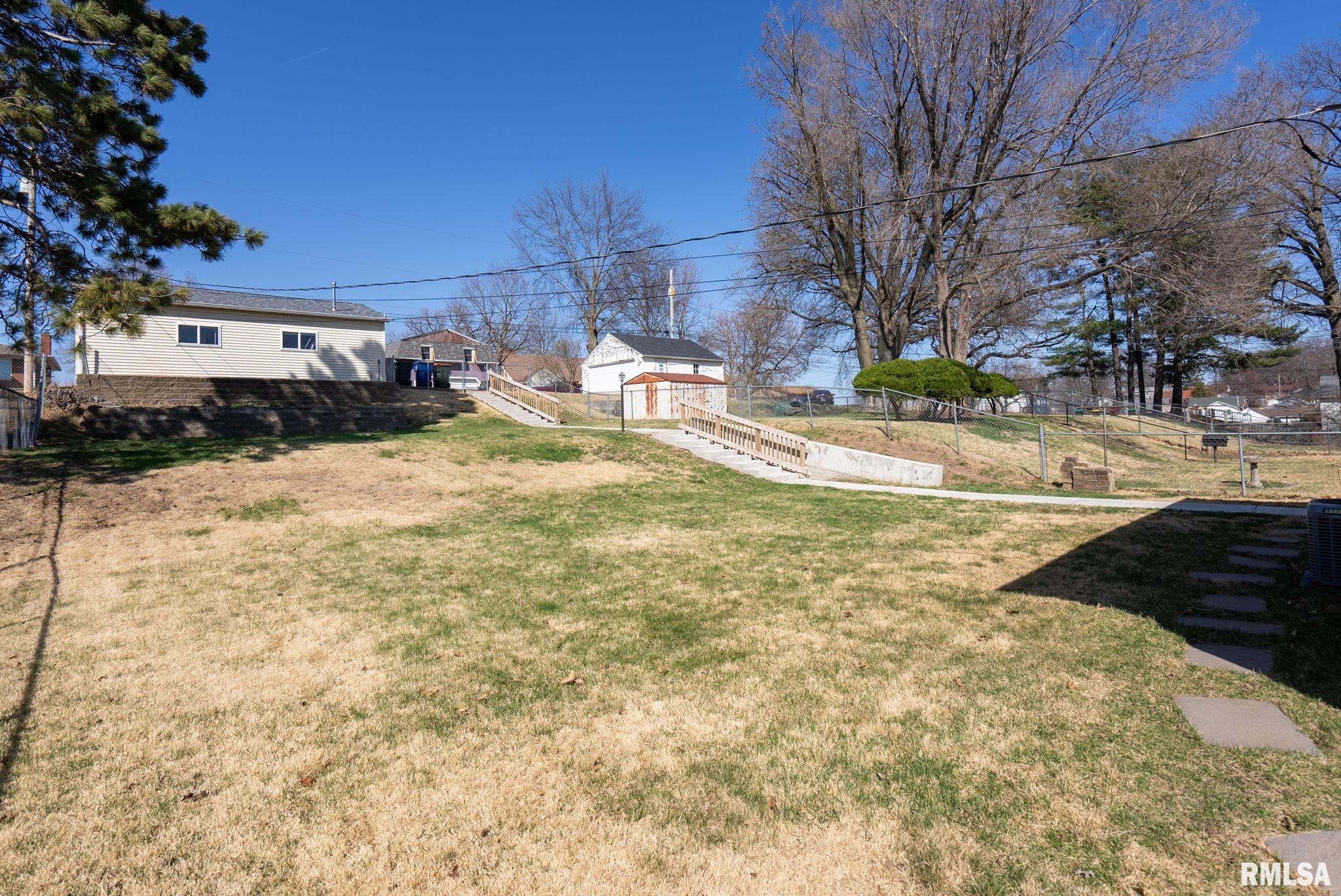 1004 W Rusholme Street, Davenport, Iowa image 32
