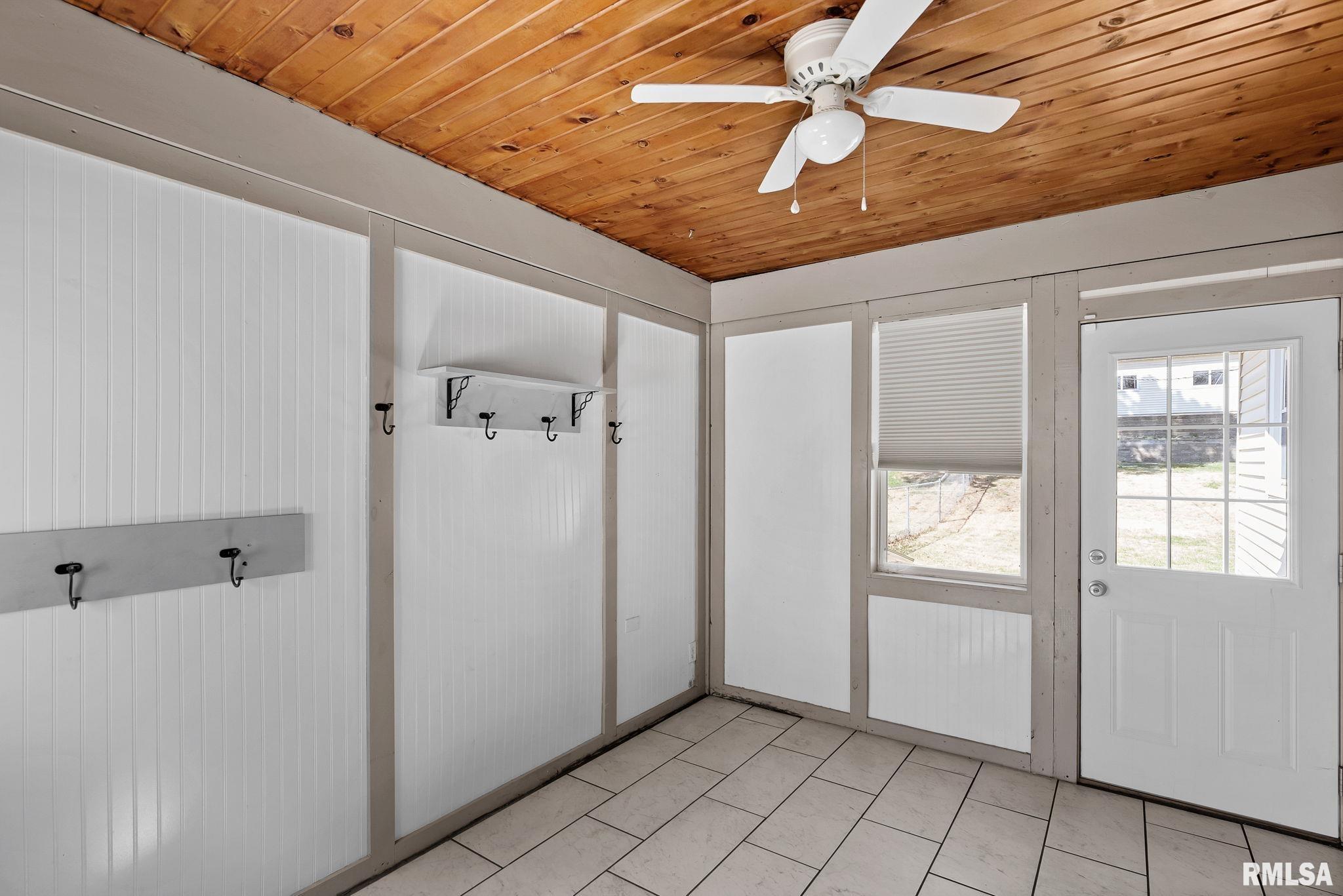 1004 W Rusholme Street, Davenport, Iowa image 8