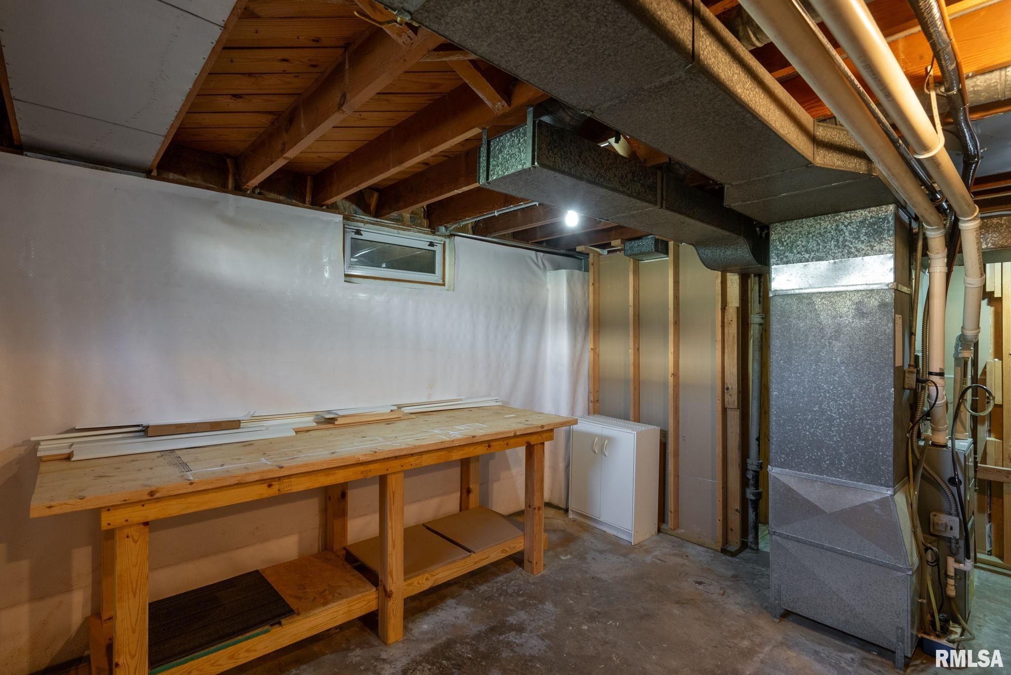 1004 W Rusholme Street, Davenport, Iowa image 27