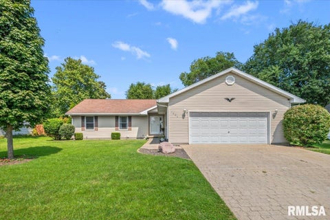 Homes For Sale - 1204 Sherwood Eddy Drive<br/> Morgan County, Jacksonville, IL 62650