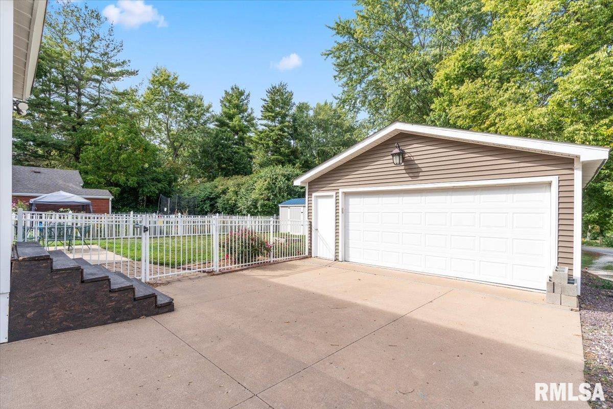 513 W Jackson Street, Petersburg, Illinois image 33