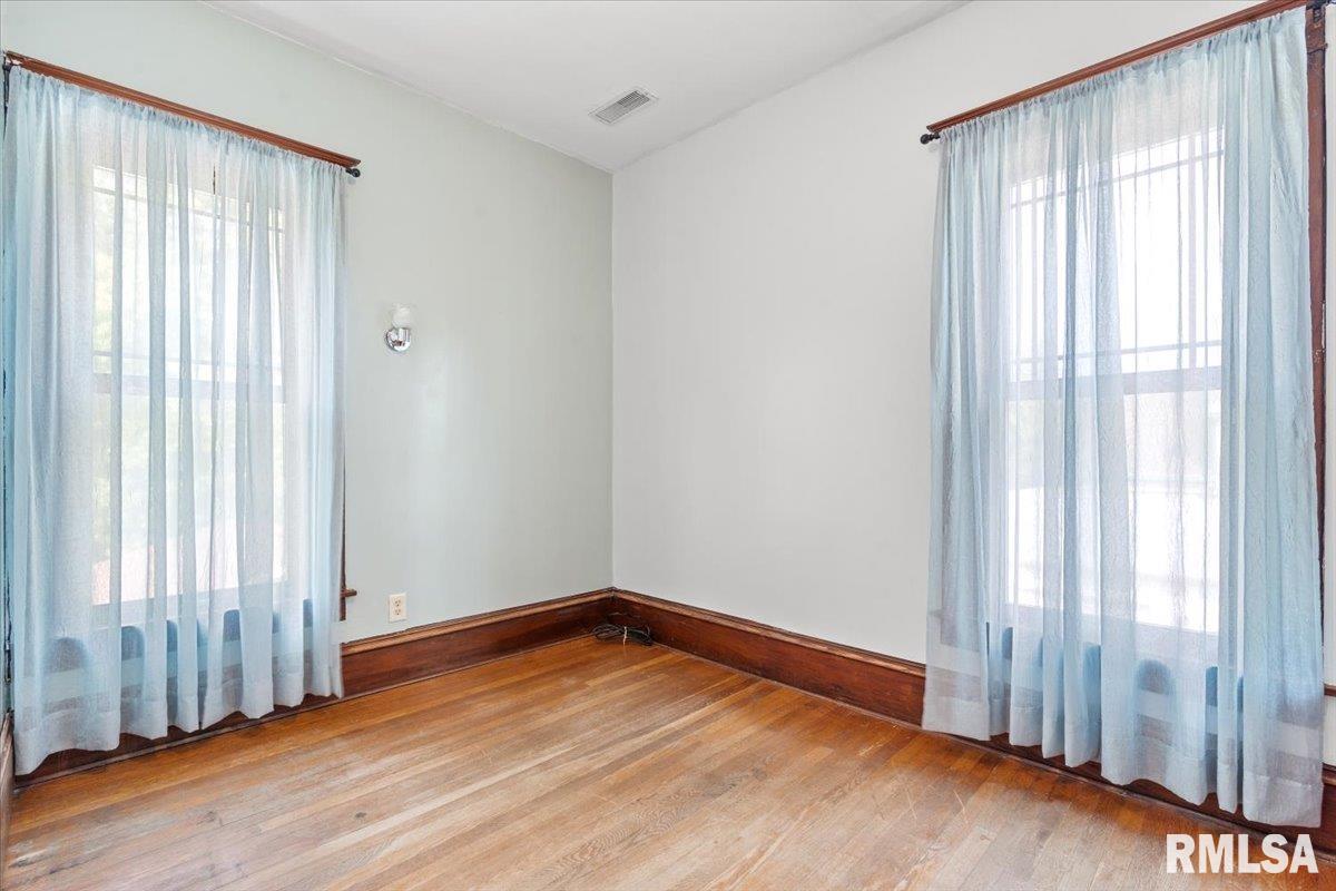 513 W Jackson Street, Petersburg, Illinois image 31