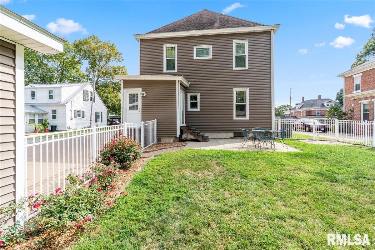 513 W Jackson Street, Petersburg, Illinois image 36