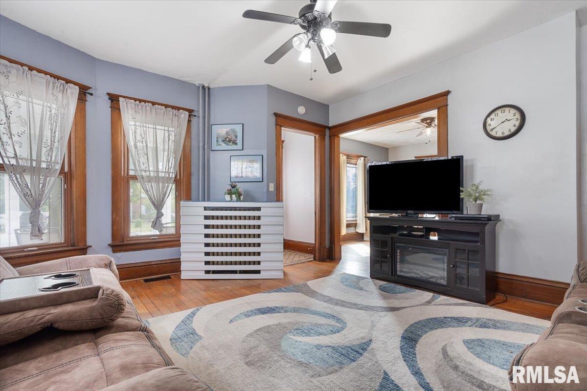 513 W Jackson Street, Petersburg, Illinois image 11
