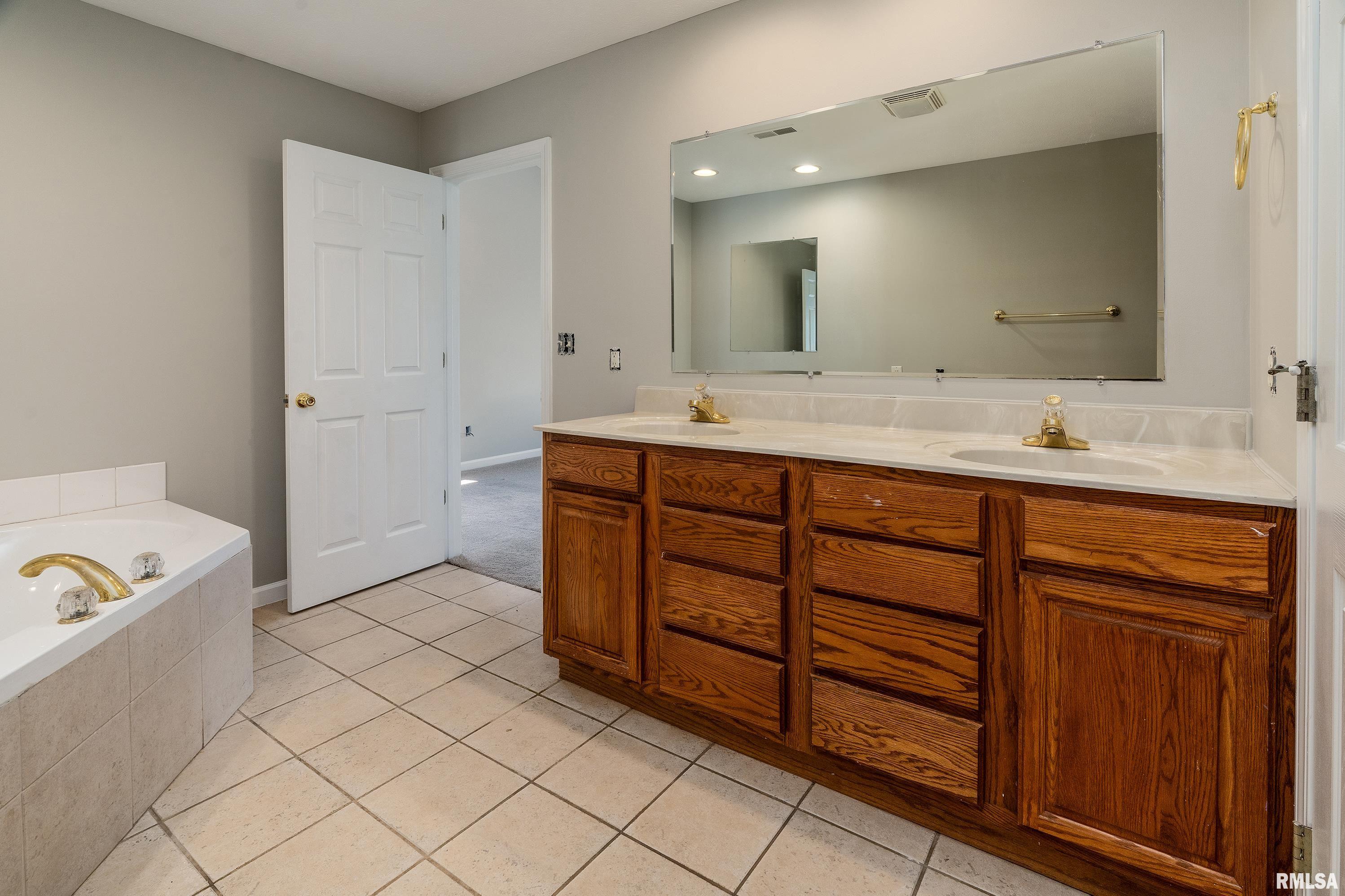501 Bogie Drive, Herrin, Illinois image 17