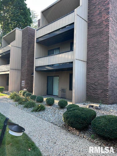 Condo For Sale - 2414 W Pasmoso Drive #1103<br/> Peoria County, Peoria, IL 61614