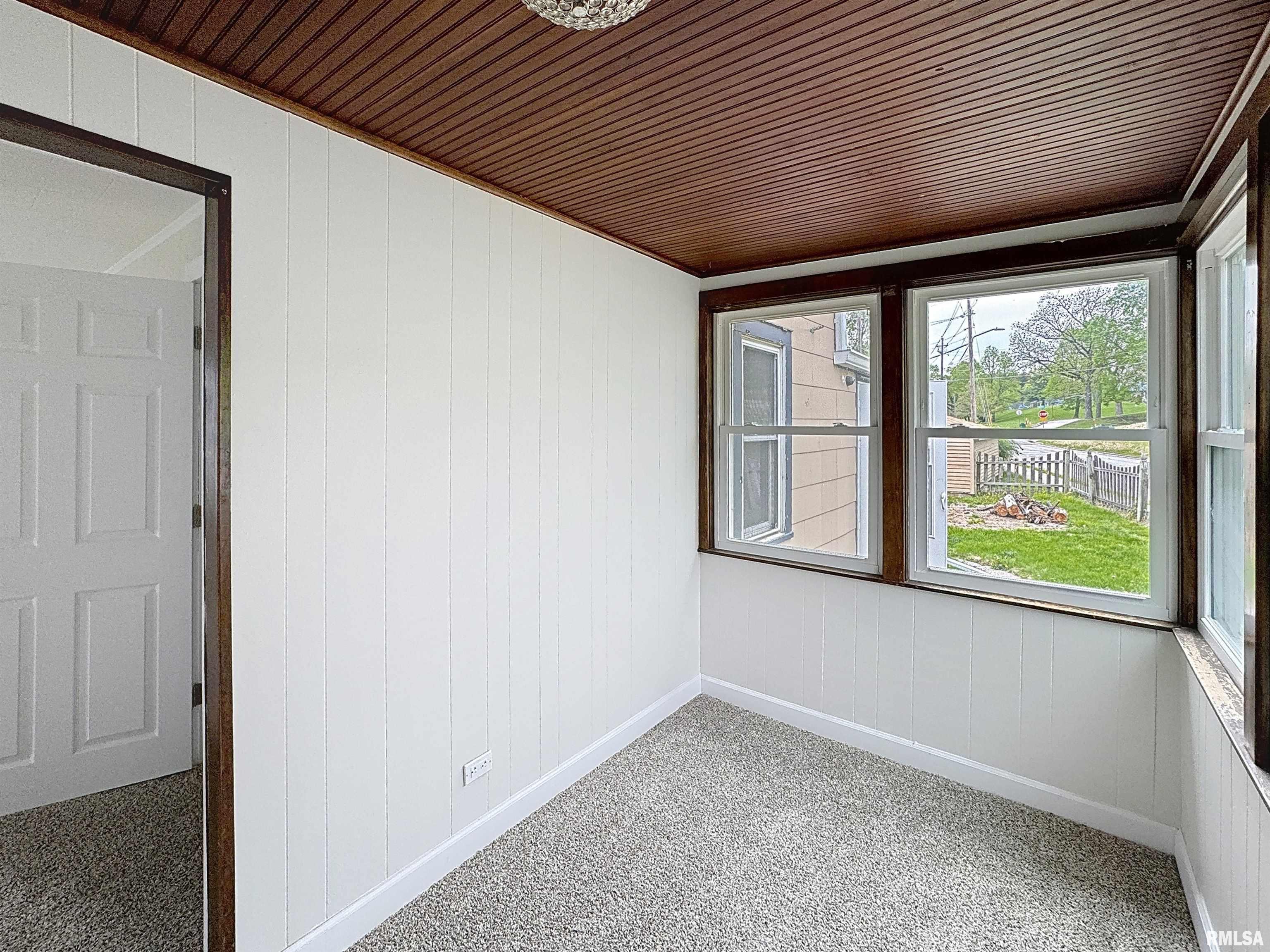 1839 W 9th Street, Davenport, Iowa image 3