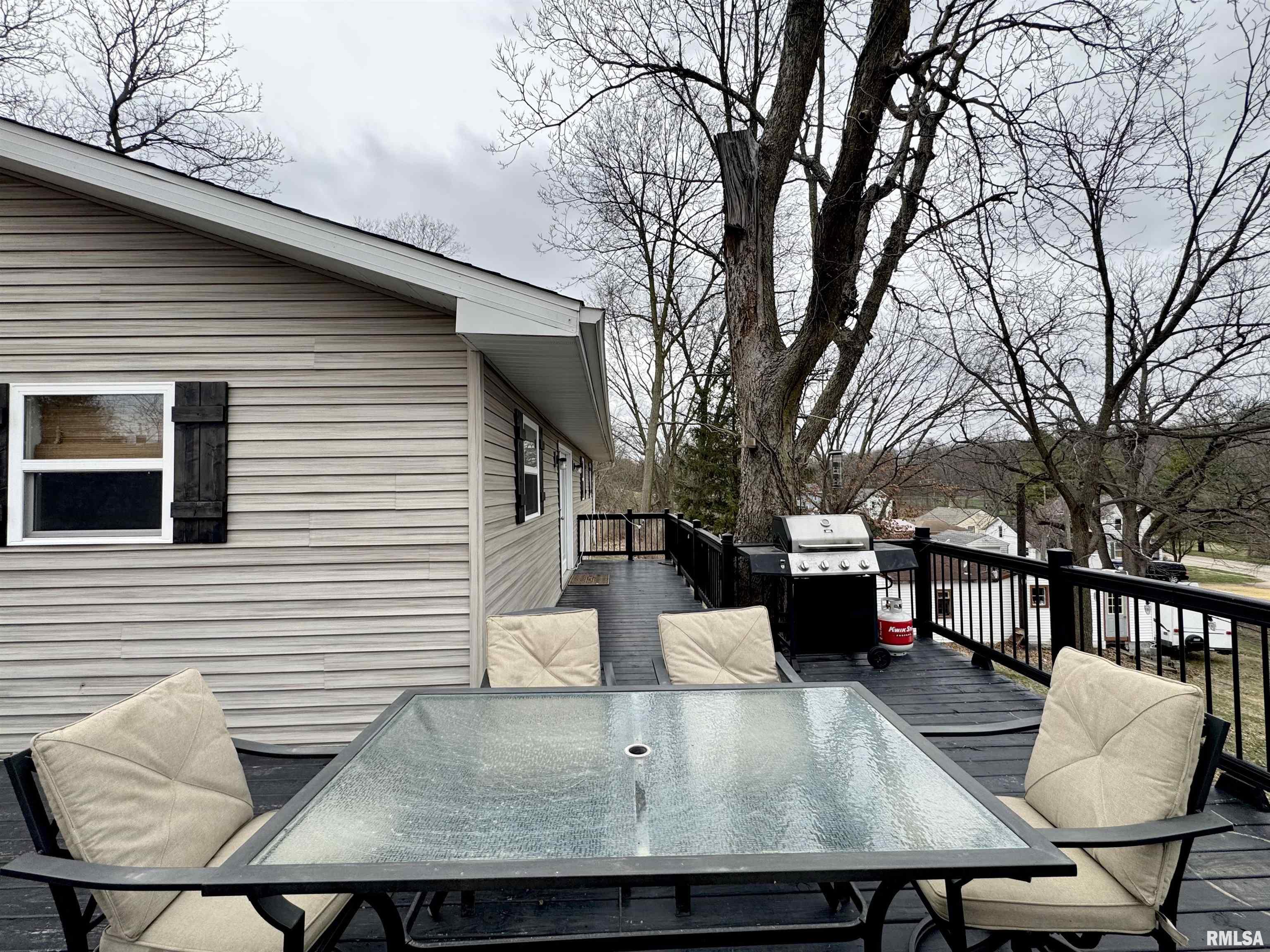 2346 N 11th Street, Clinton, Iowa image 30