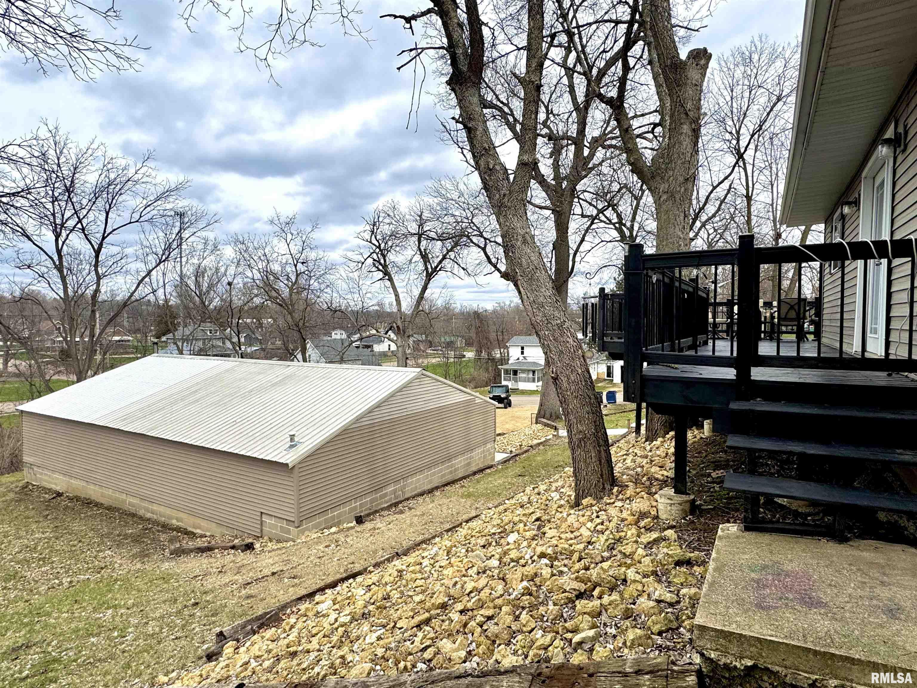 2346 N 11th Street, Clinton, Iowa image 31