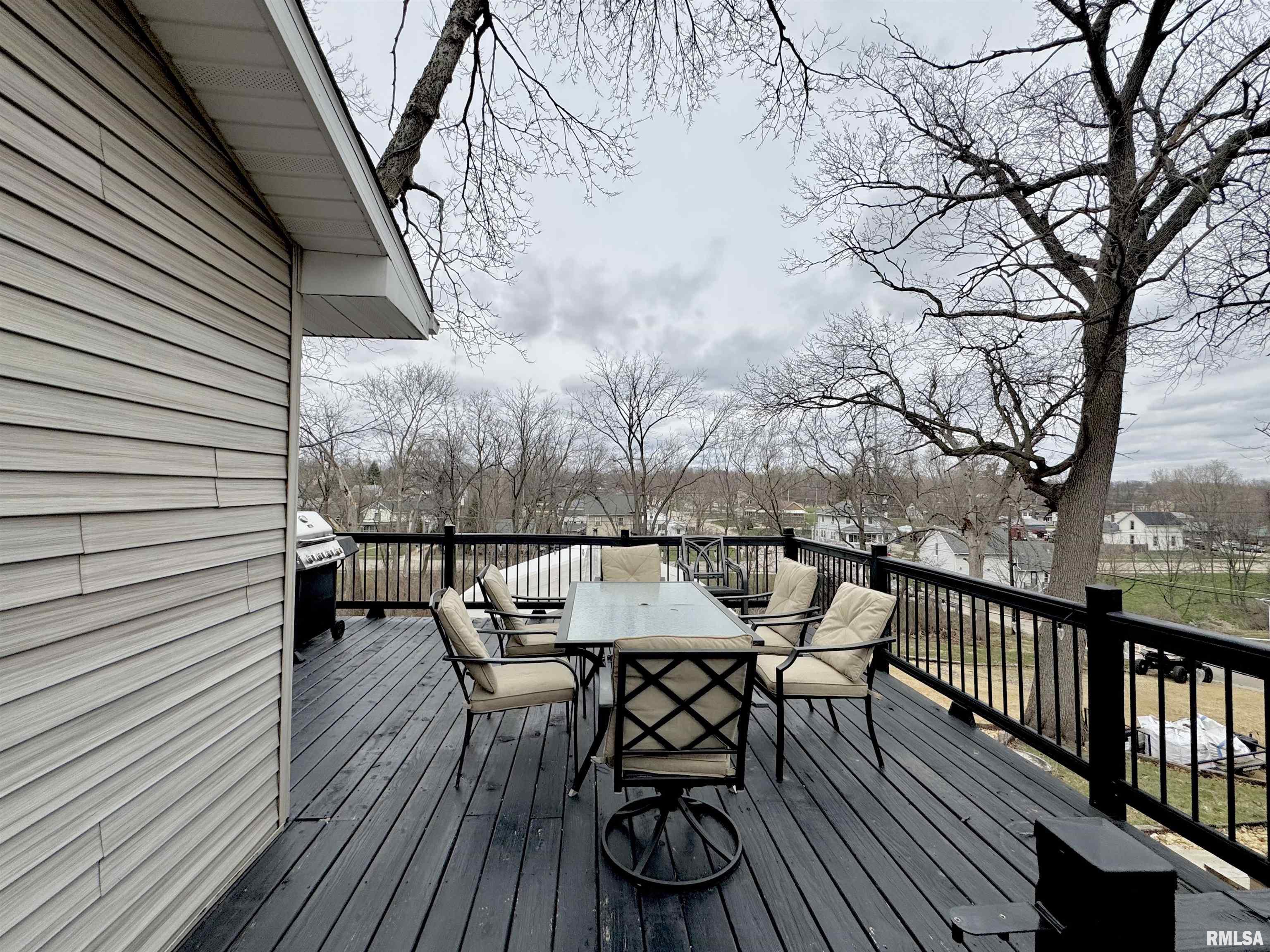 2346 N 11th Street, Clinton, Iowa image 29