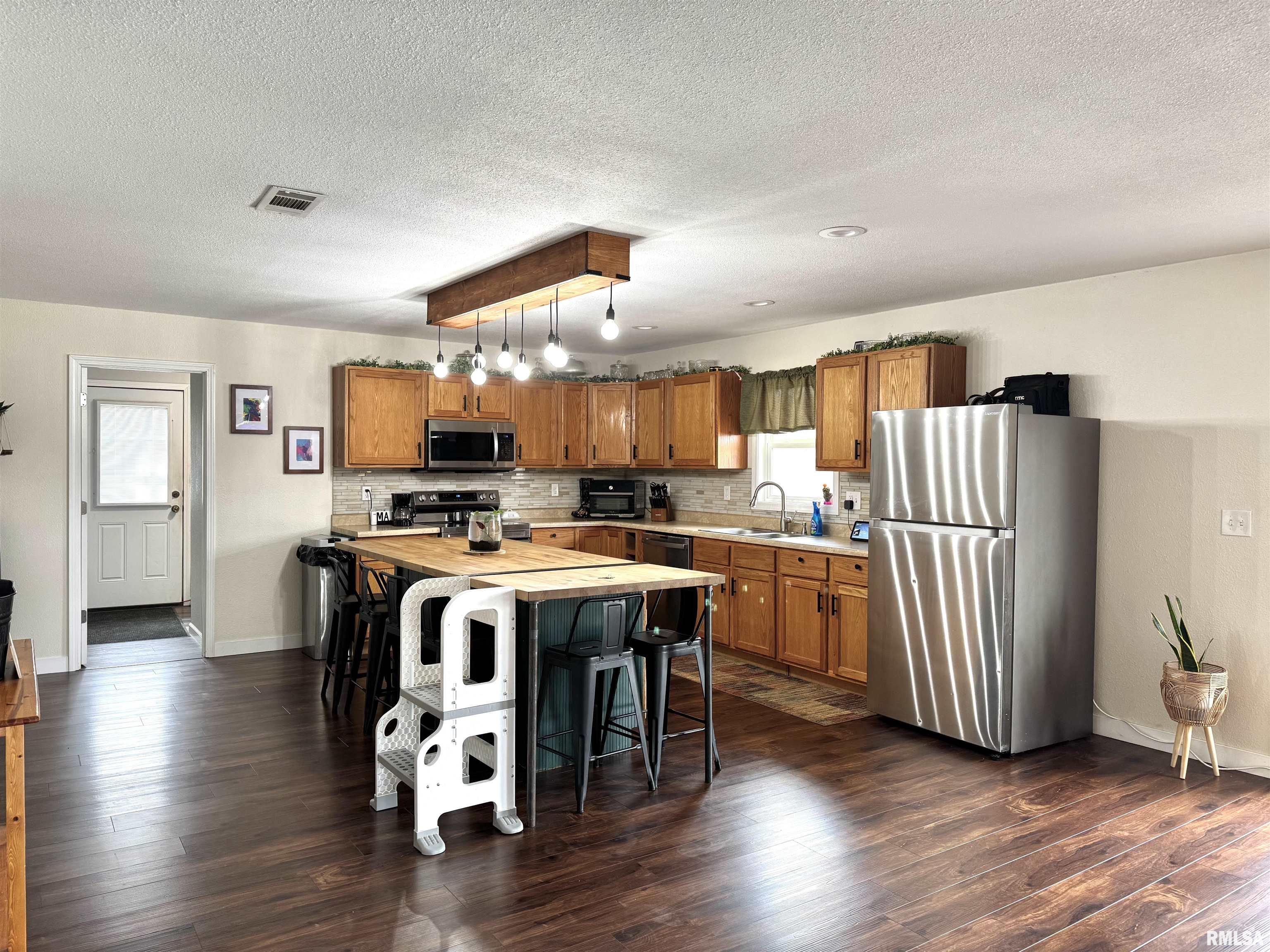 2346 N 11th Street, Clinton, Iowa image 13
