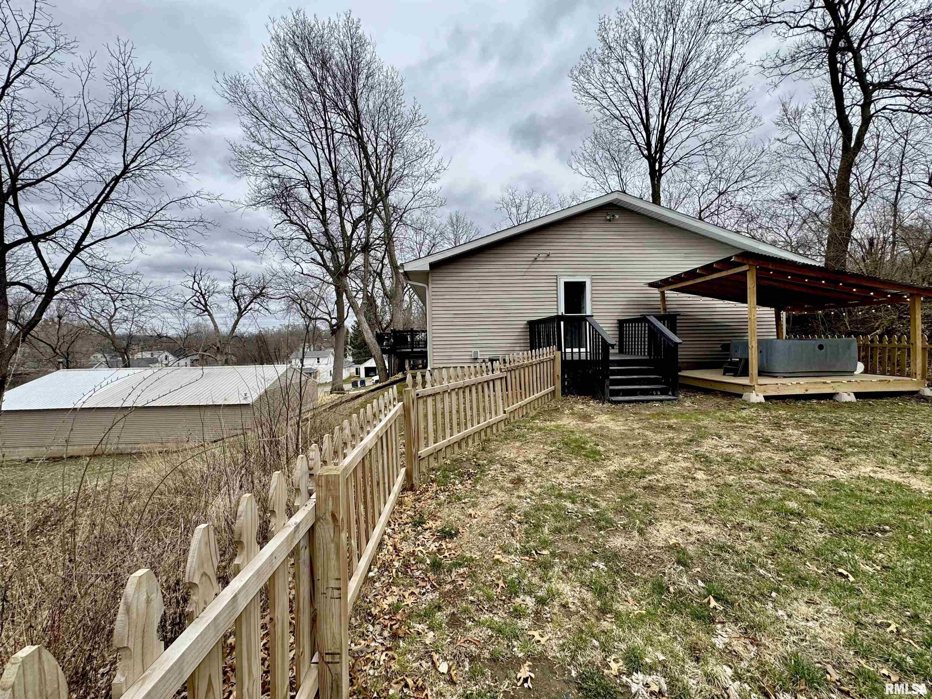 2346 N 11th Street, Clinton, Iowa image 27