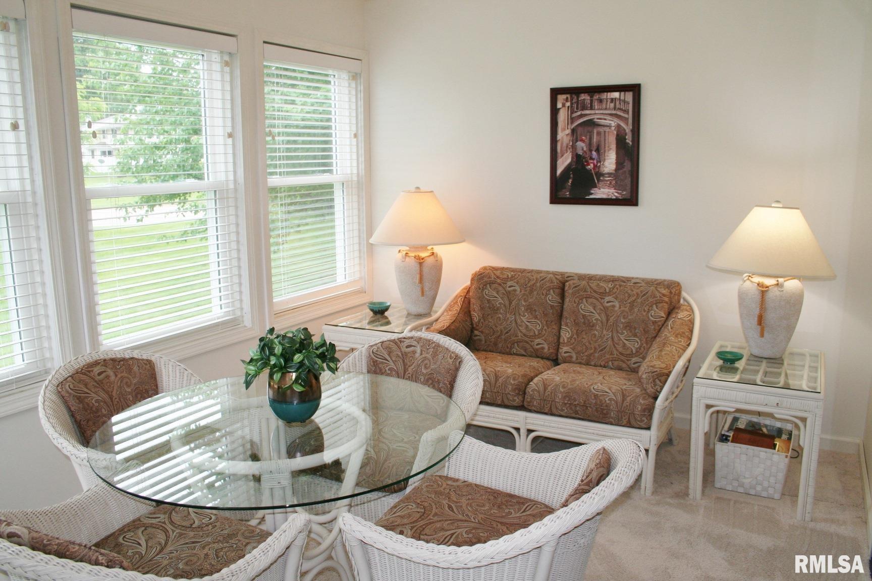 4011 Prairie Lane, Bettendorf, Iowa image 4