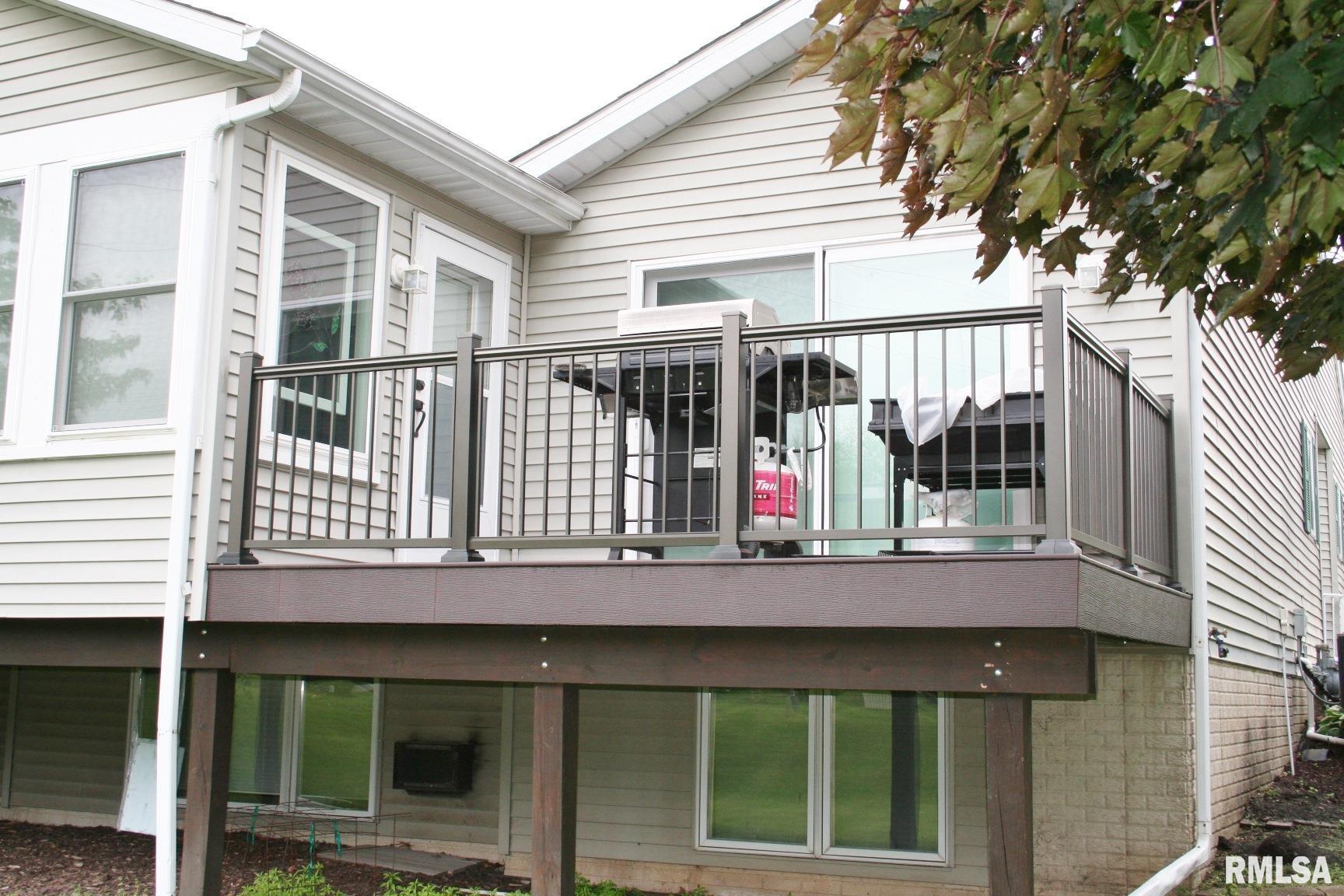 4011 Prairie Lane, Bettendorf, Iowa image 18