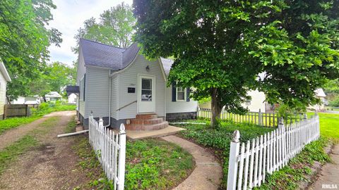 Homes For Sale - 1907 N 10th Street<br/> Springfield, IL 62702
