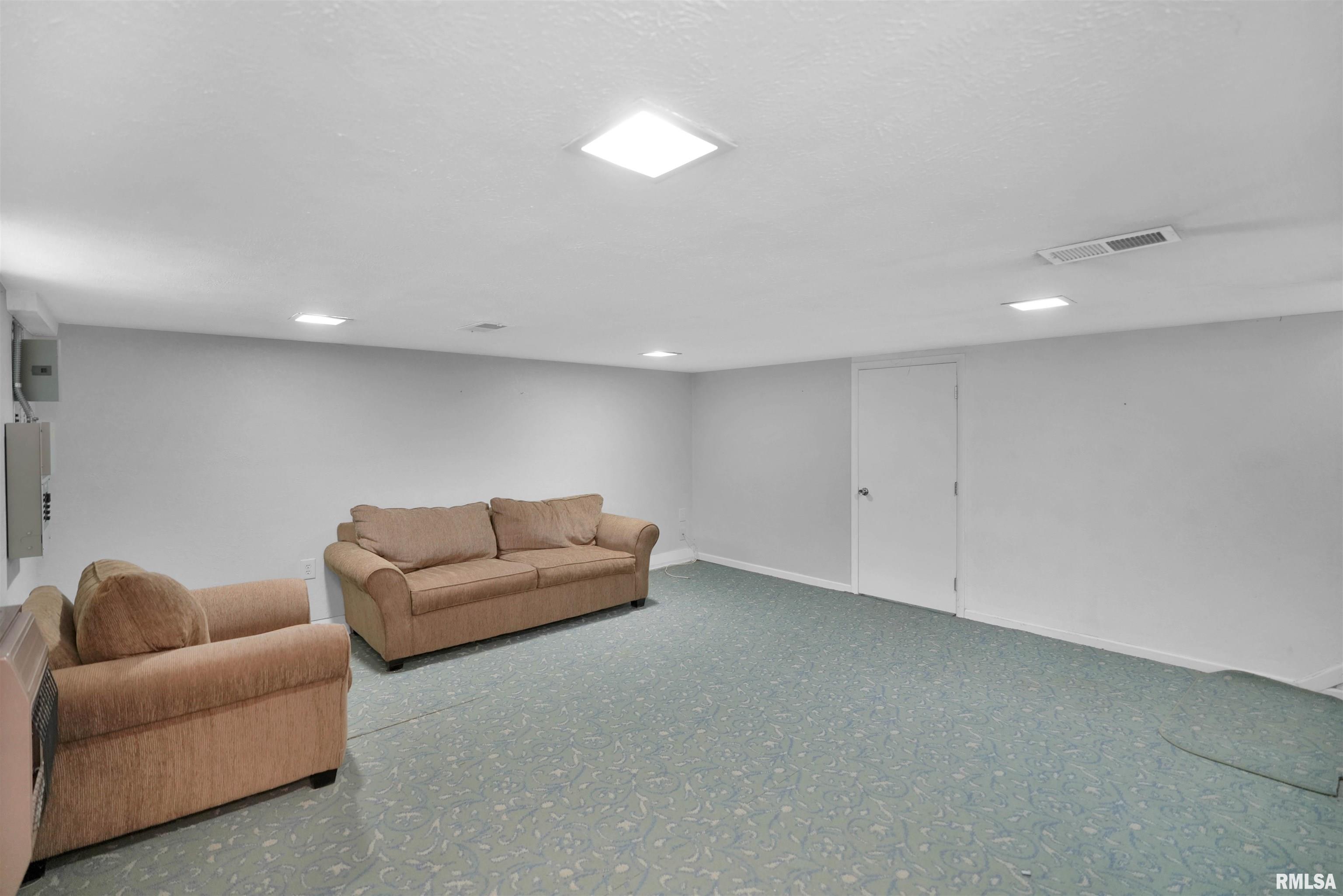 200 Bergman Avenue, East Peoria, Illinois image 24
