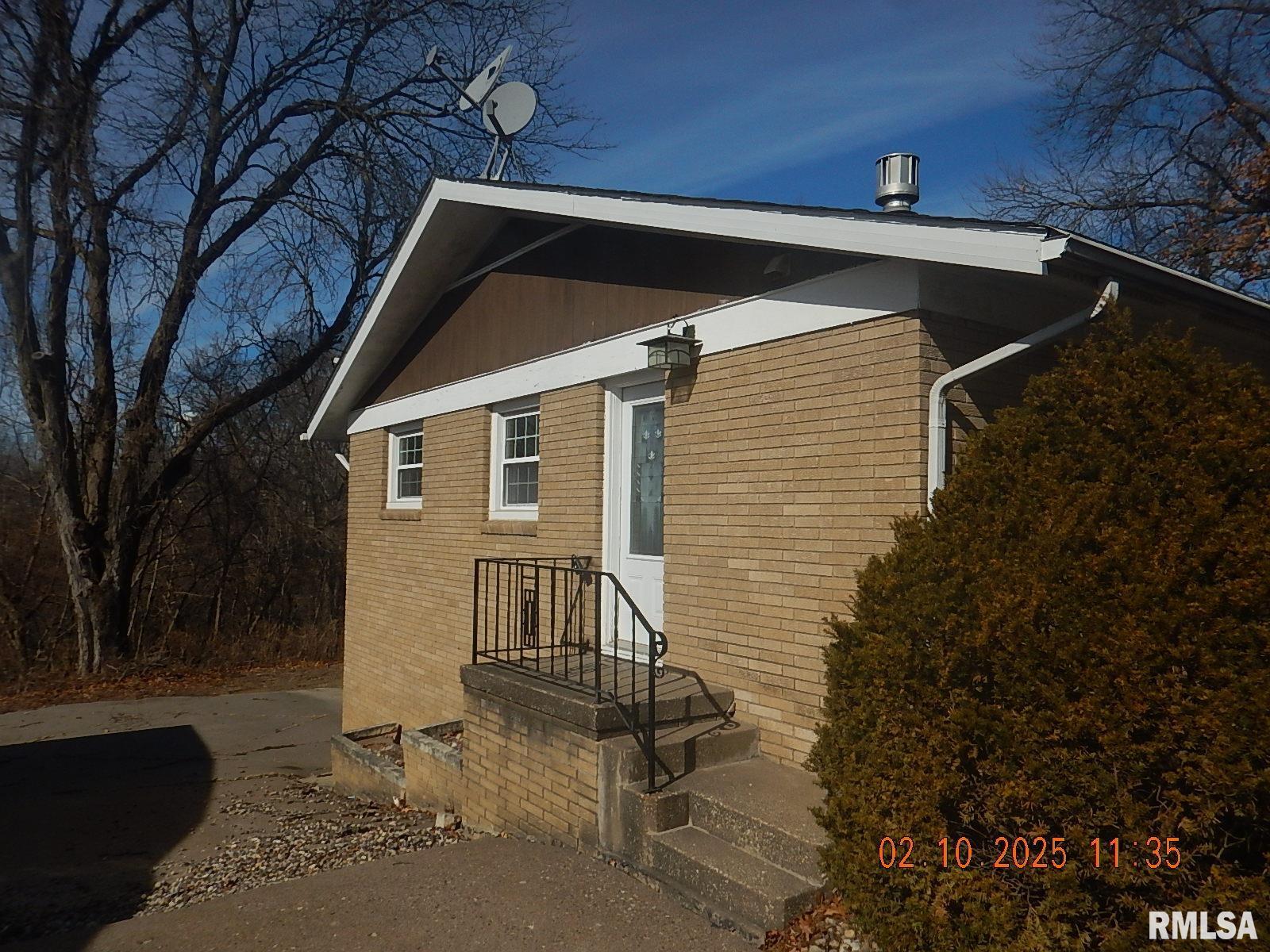 2721 32nd Avenue Court, Rock Island, Illinois image 5