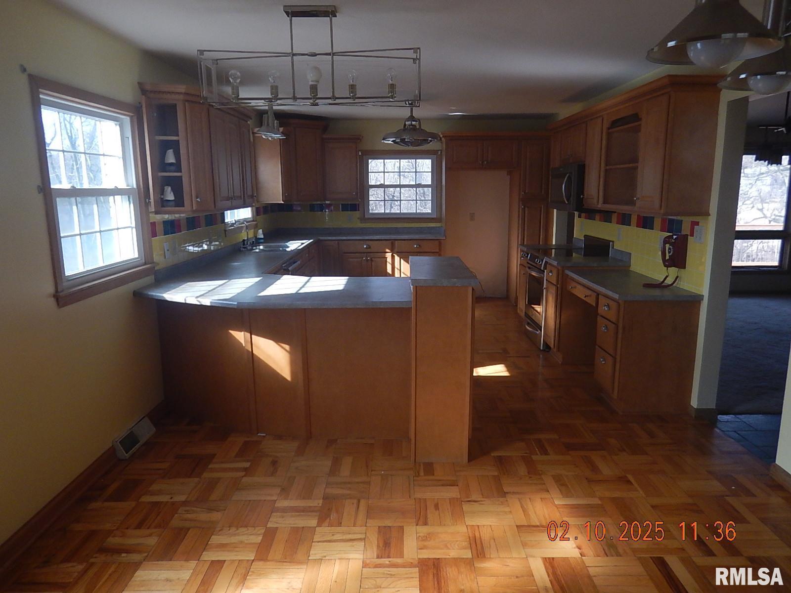 2721 32nd Avenue Court, Rock Island, Illinois image 8