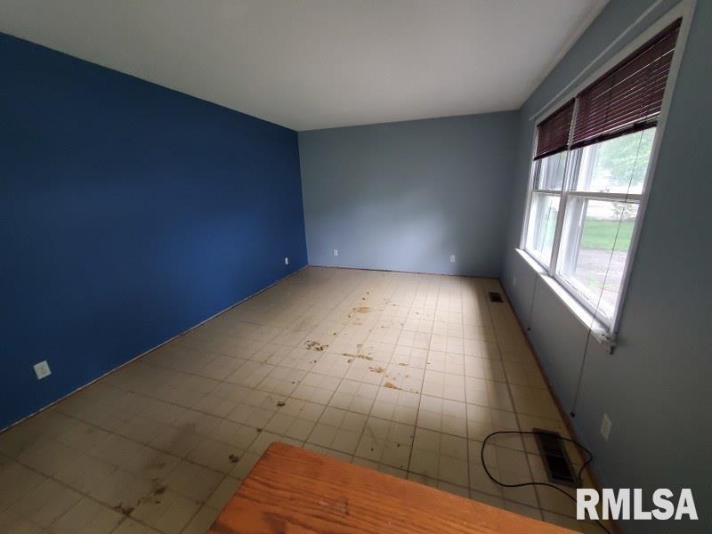 204 Sunnyview Drive, Galesburg, Illinois image 6