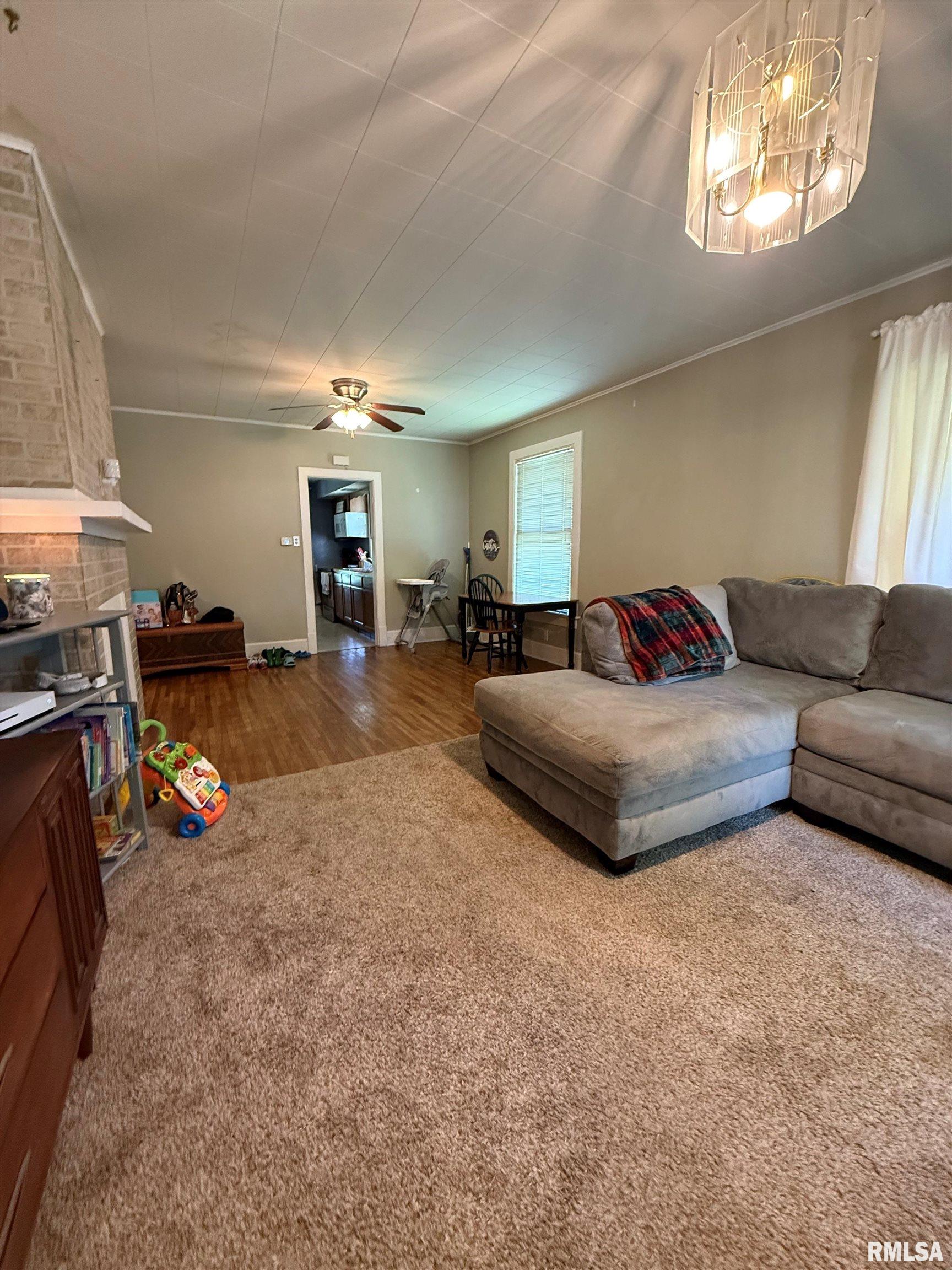 411 W Jefferson Street, Macomb, Illinois image 3