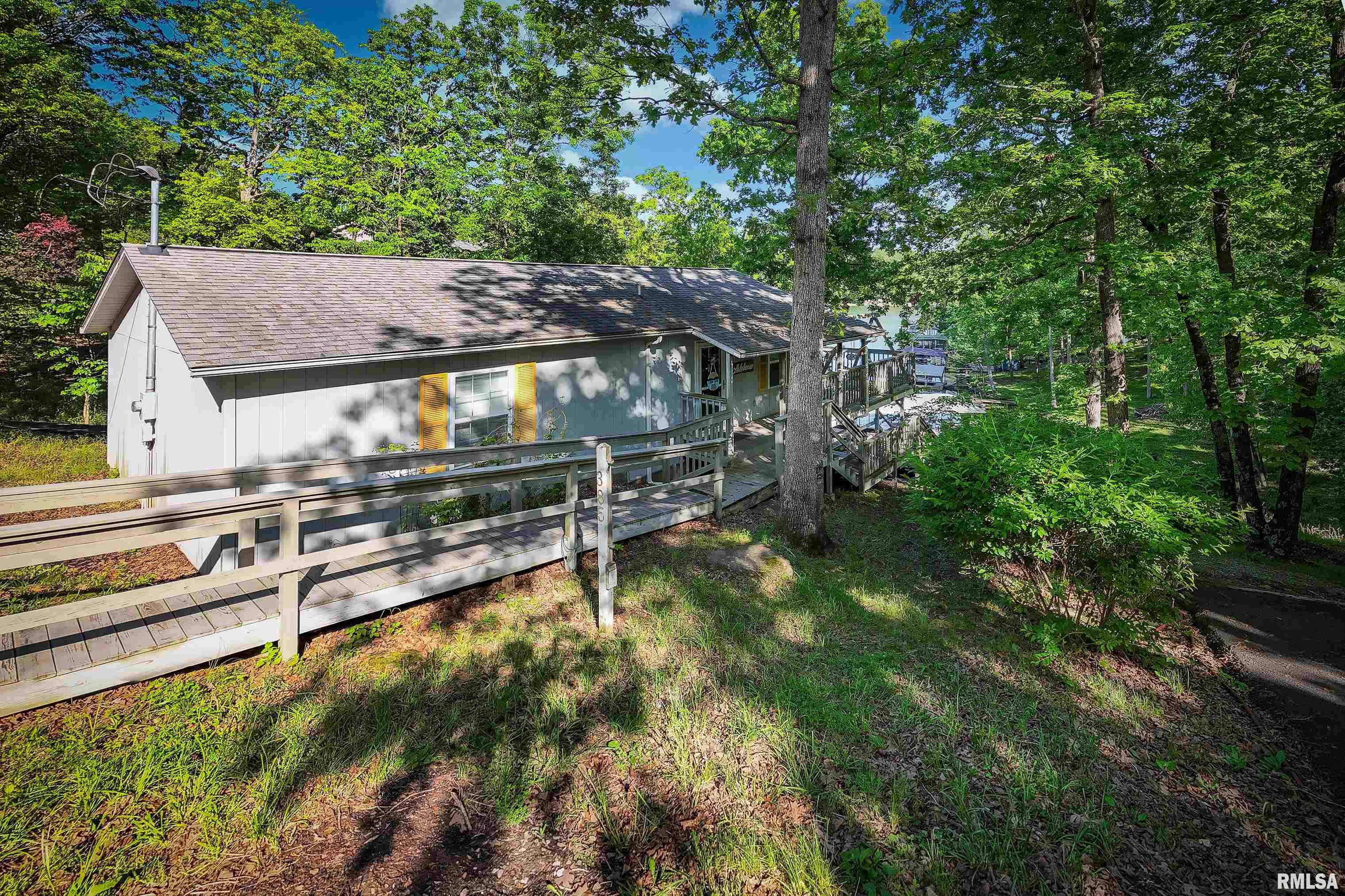 385 S Lakeshore Drive, Goreville, Illinois image 4