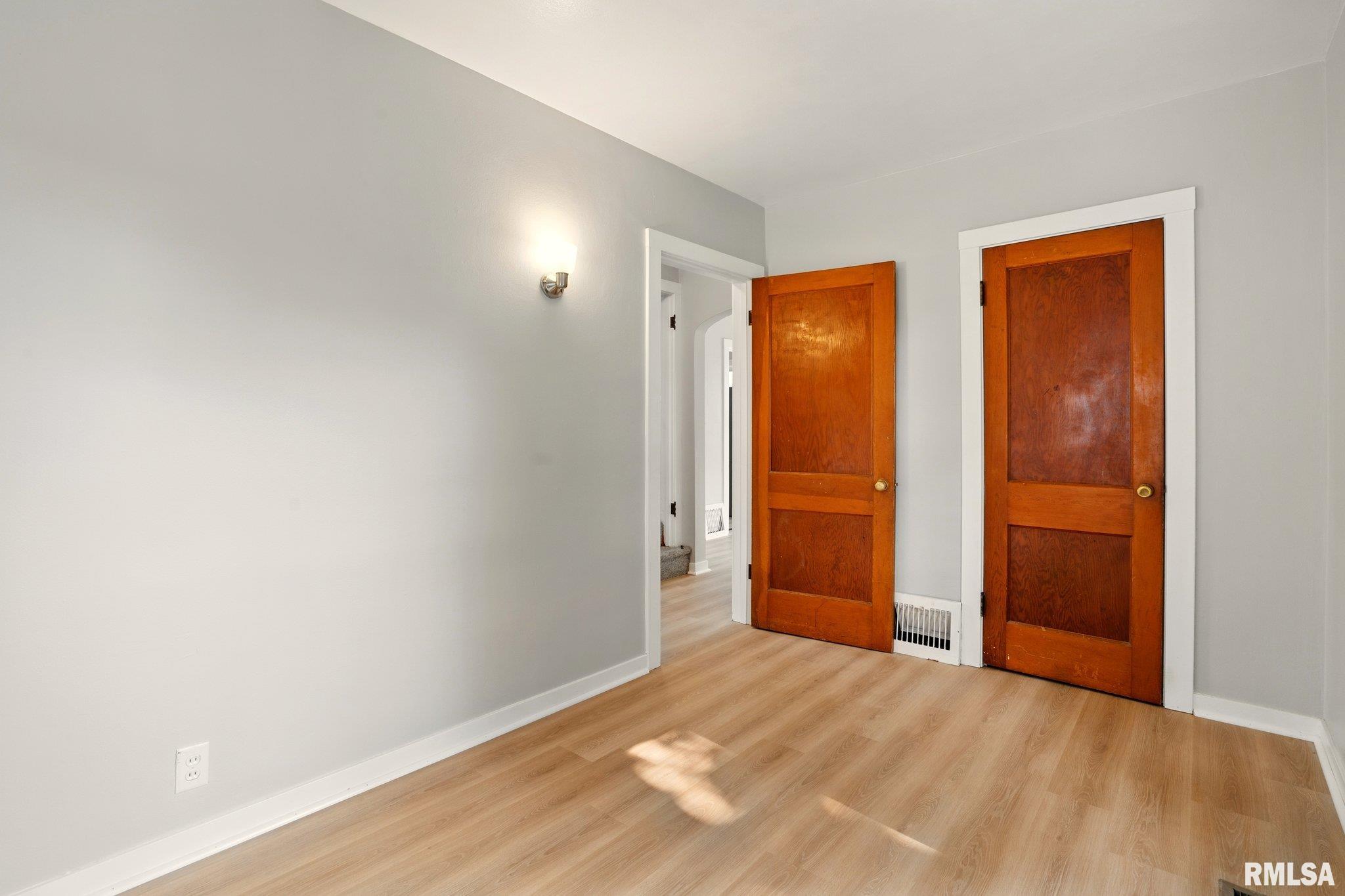 2121 4th Street, Moline, Illinois image 13