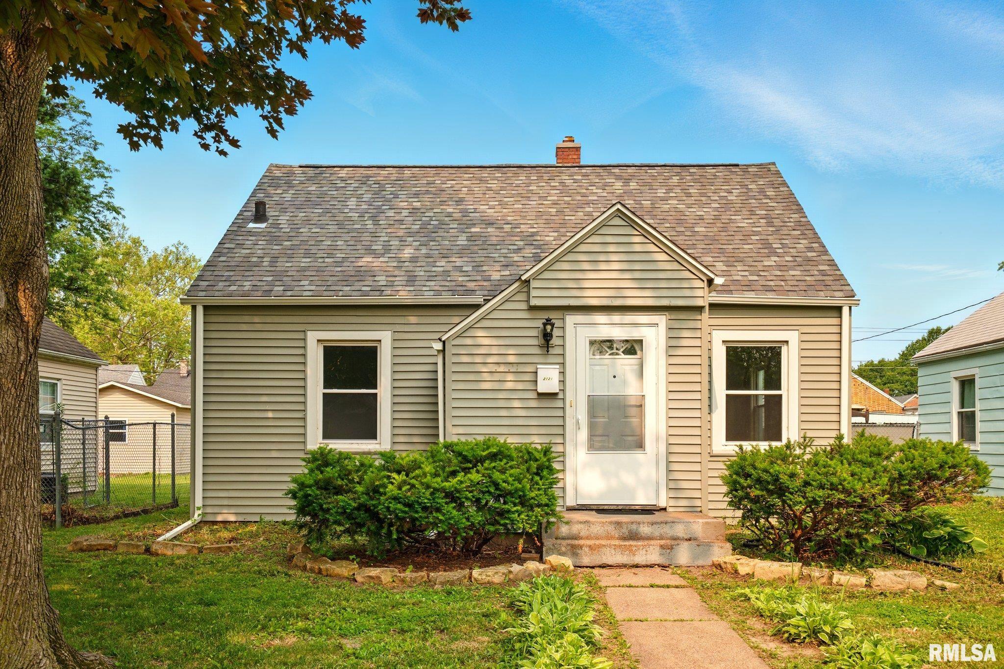 2121 4th Street, Moline, Illinois image 1