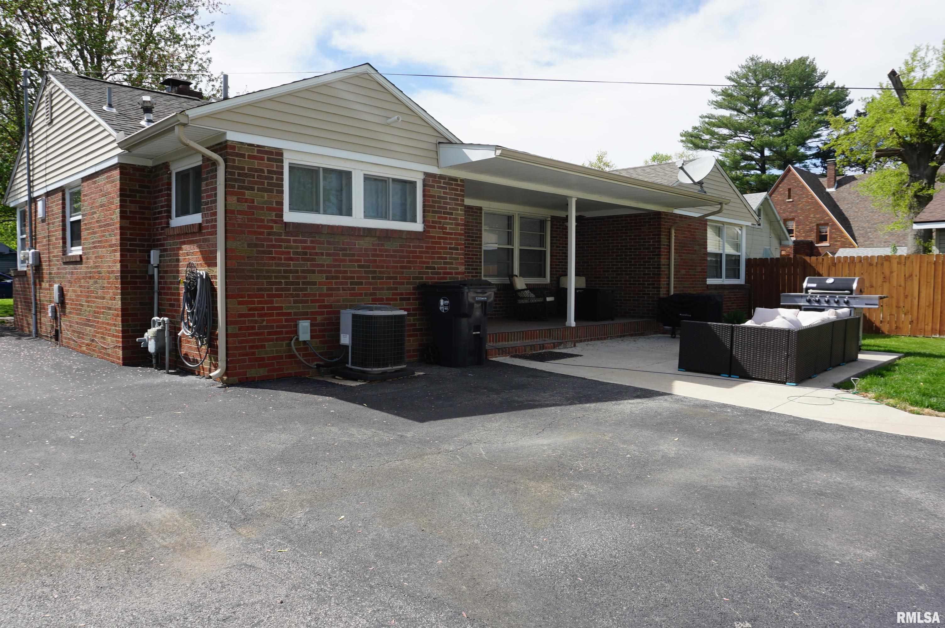 271 N 5th Street, Canton, Illinois image 3