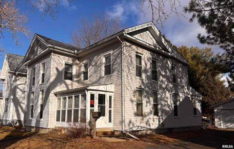 Homes For Sale - 427 Day Street<br/> Knox County, Galesburg, IL 61401