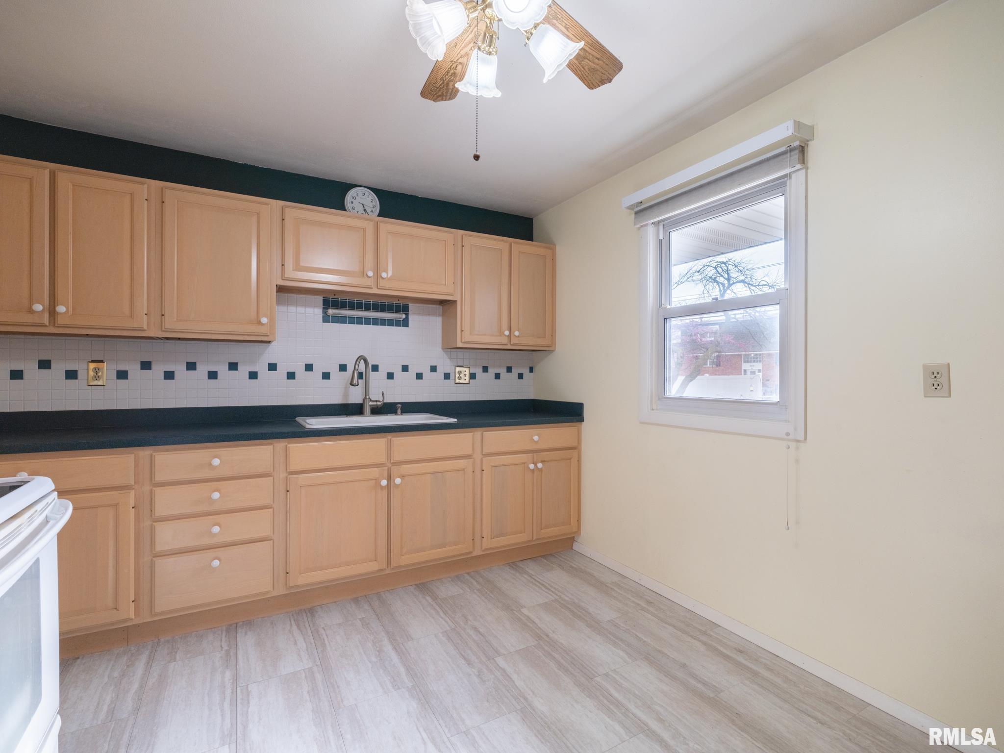 6021 N Western Avenue, Peoria, Illinois image 24