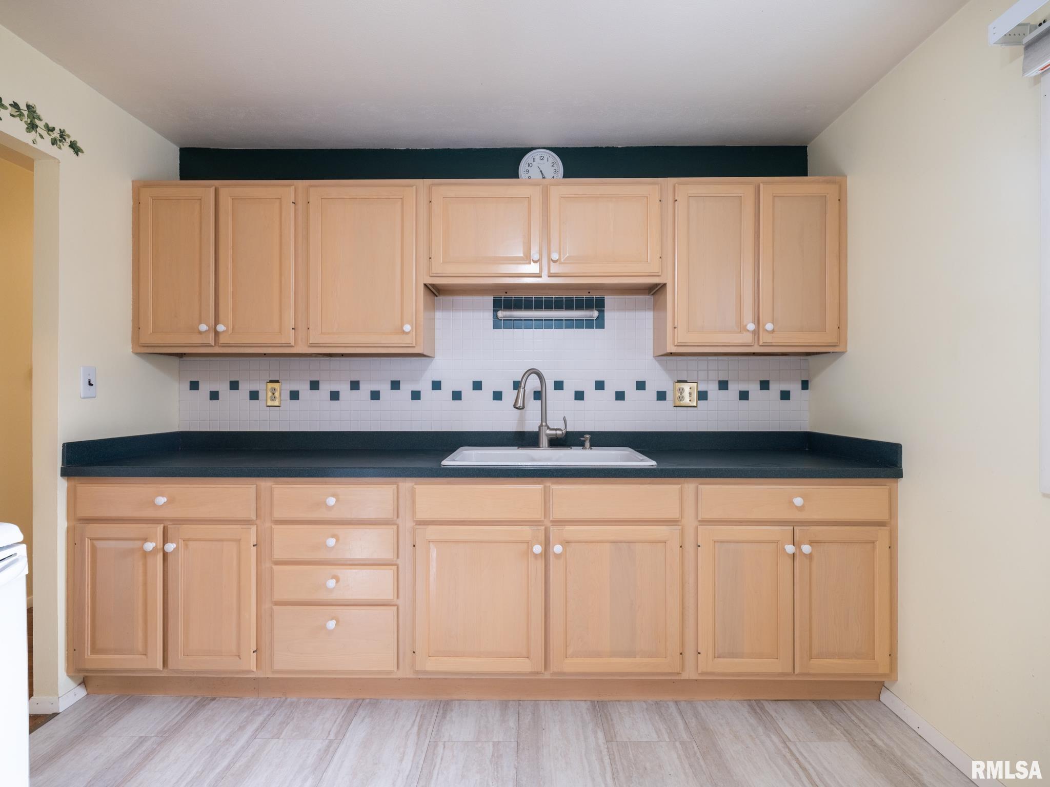 6021 N Western Avenue, Peoria, Illinois image 25