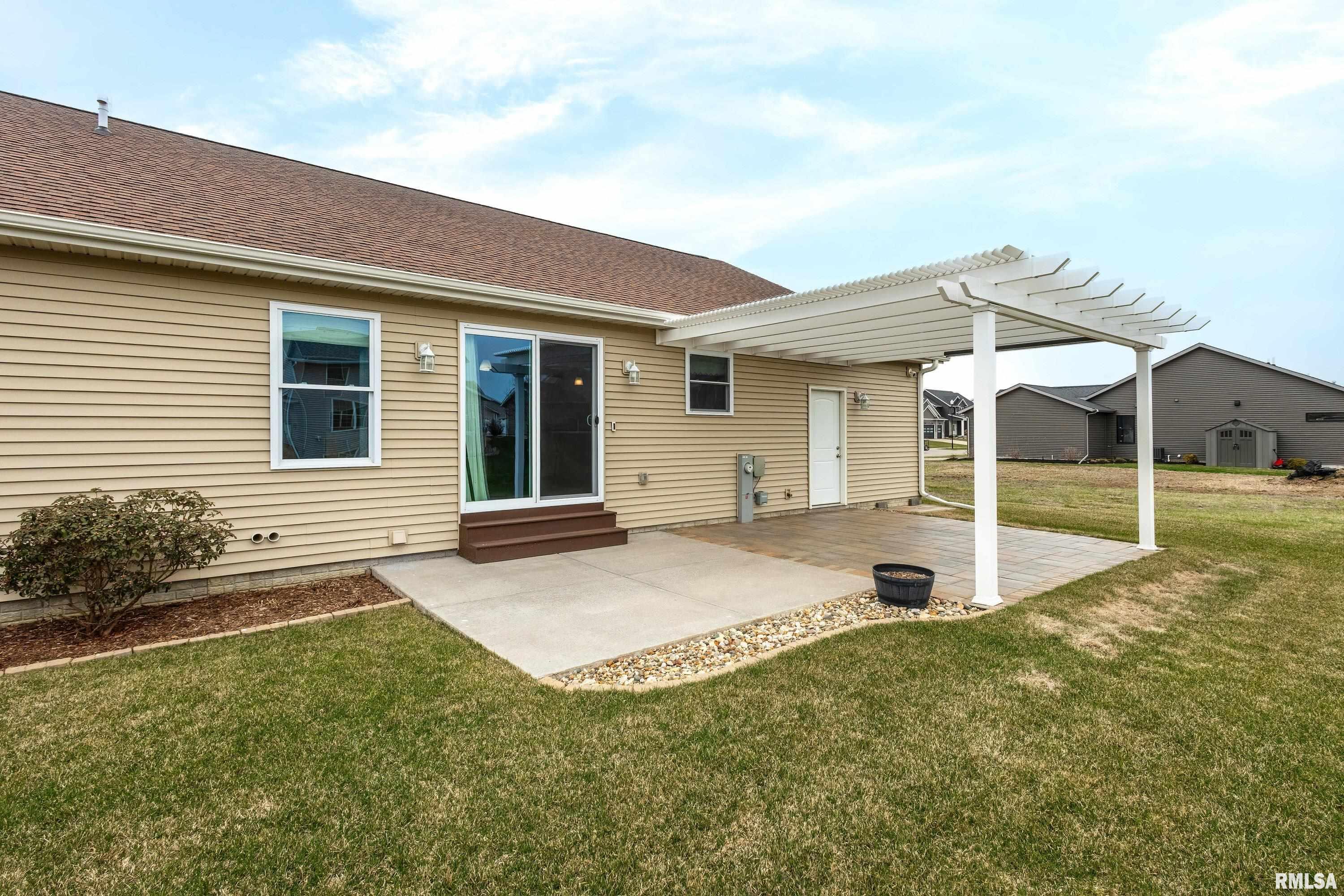 306 W Torrey Pines Drive, Eldridge, Iowa image 40