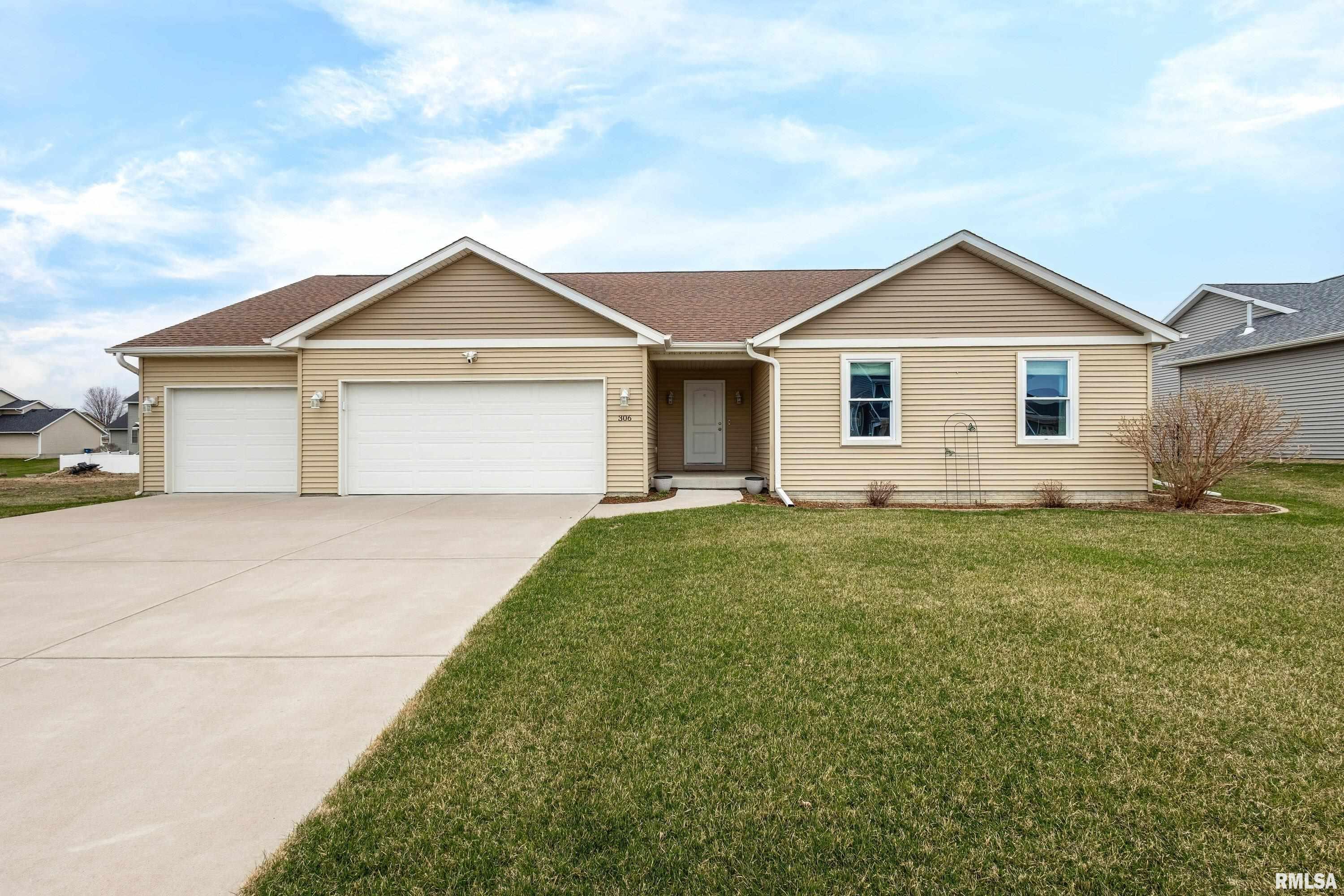 306 W Torrey Pines Drive, Eldridge, Iowa image 43
