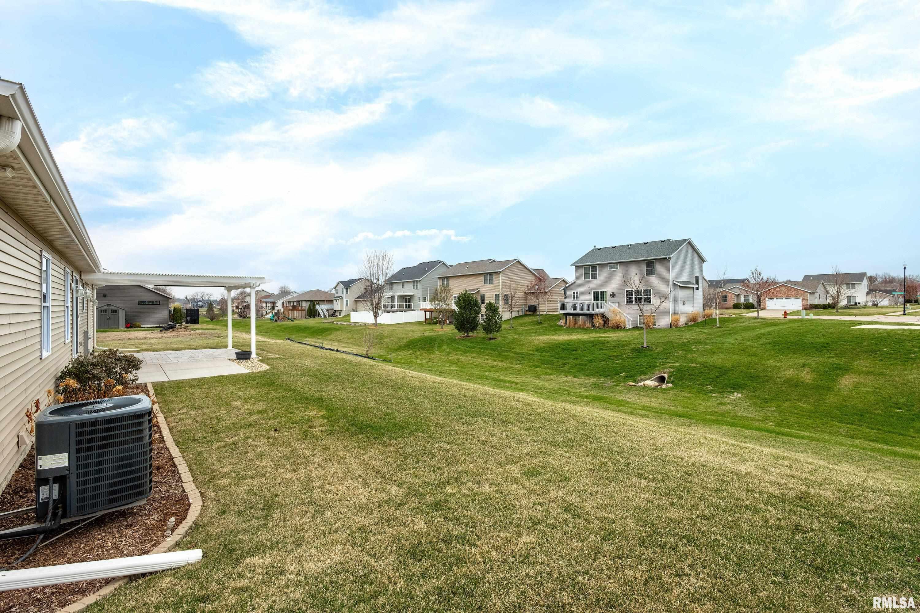 306 W Torrey Pines Drive, Eldridge, Iowa image 42