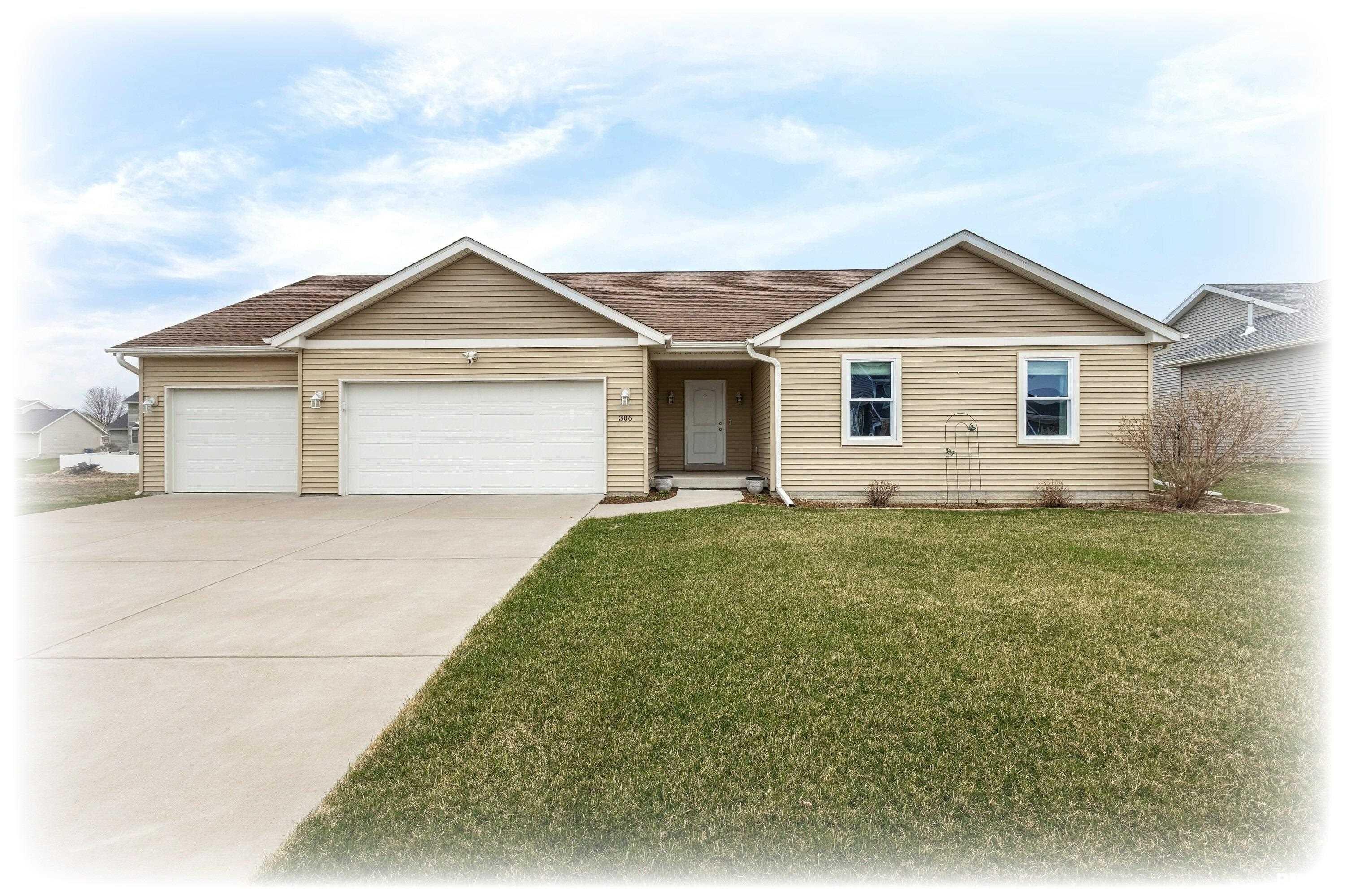 306 W Torrey Pines Drive, Eldridge, Iowa image 1