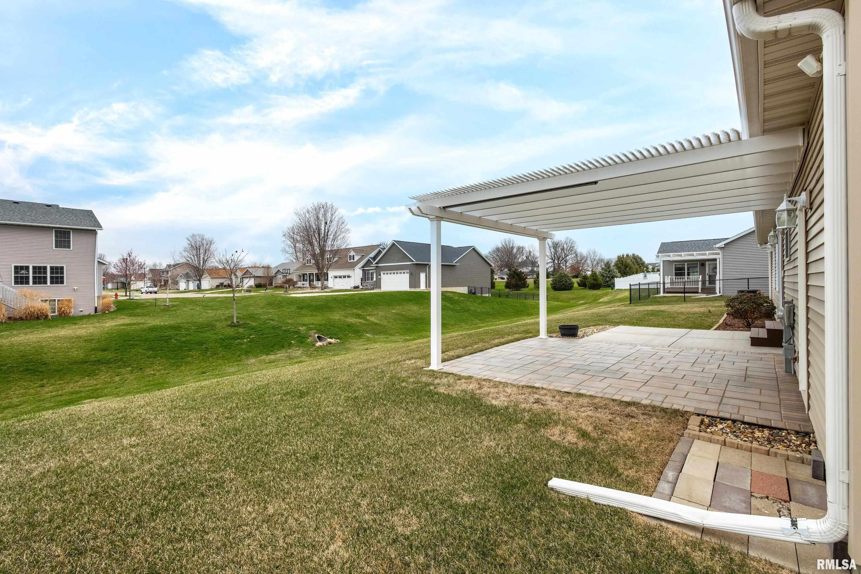 306 W Torrey Pines Drive, Eldridge, Iowa image 38
