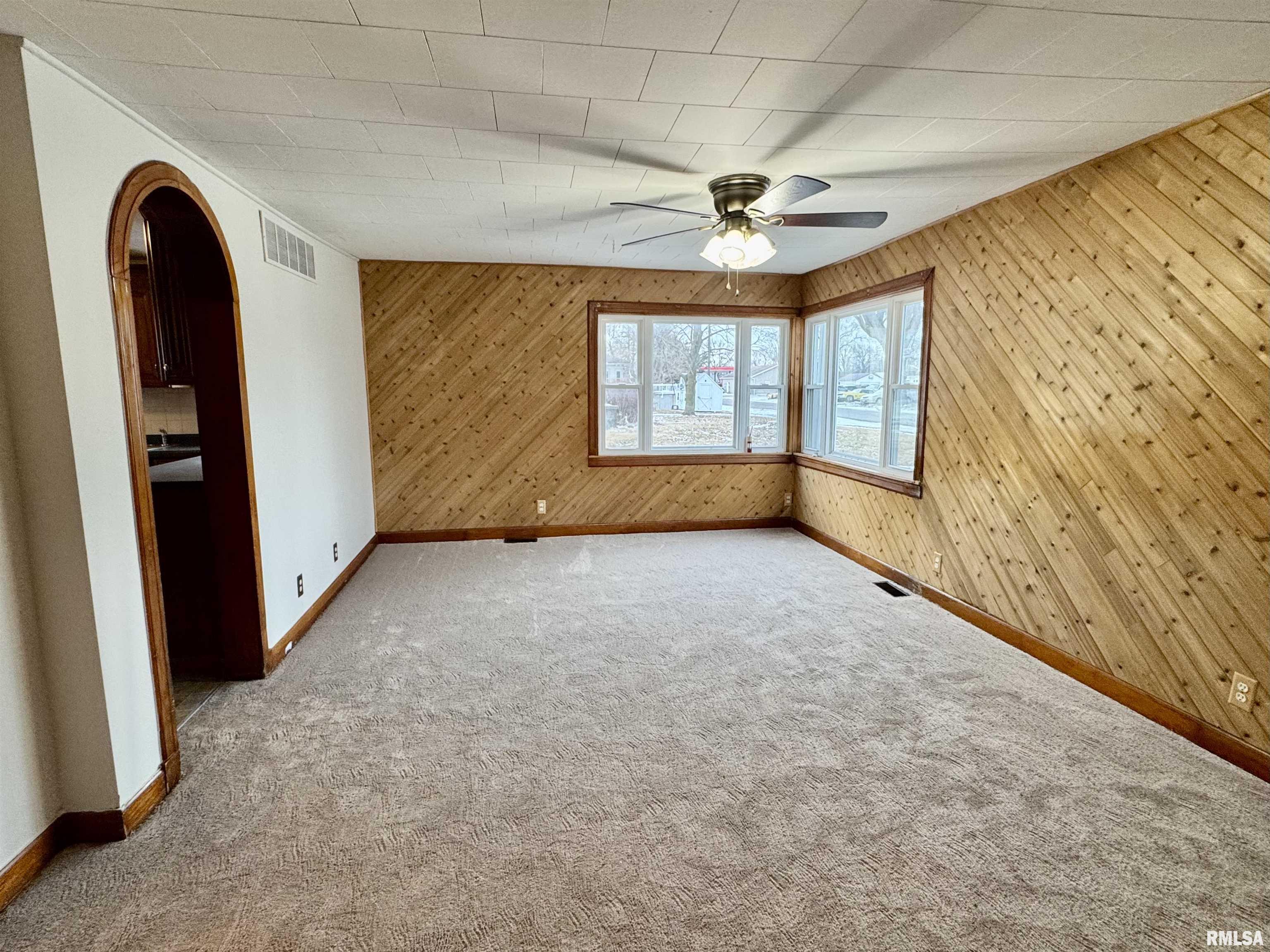 314 N Elizabeth Street, Colchester, Illinois image 8
