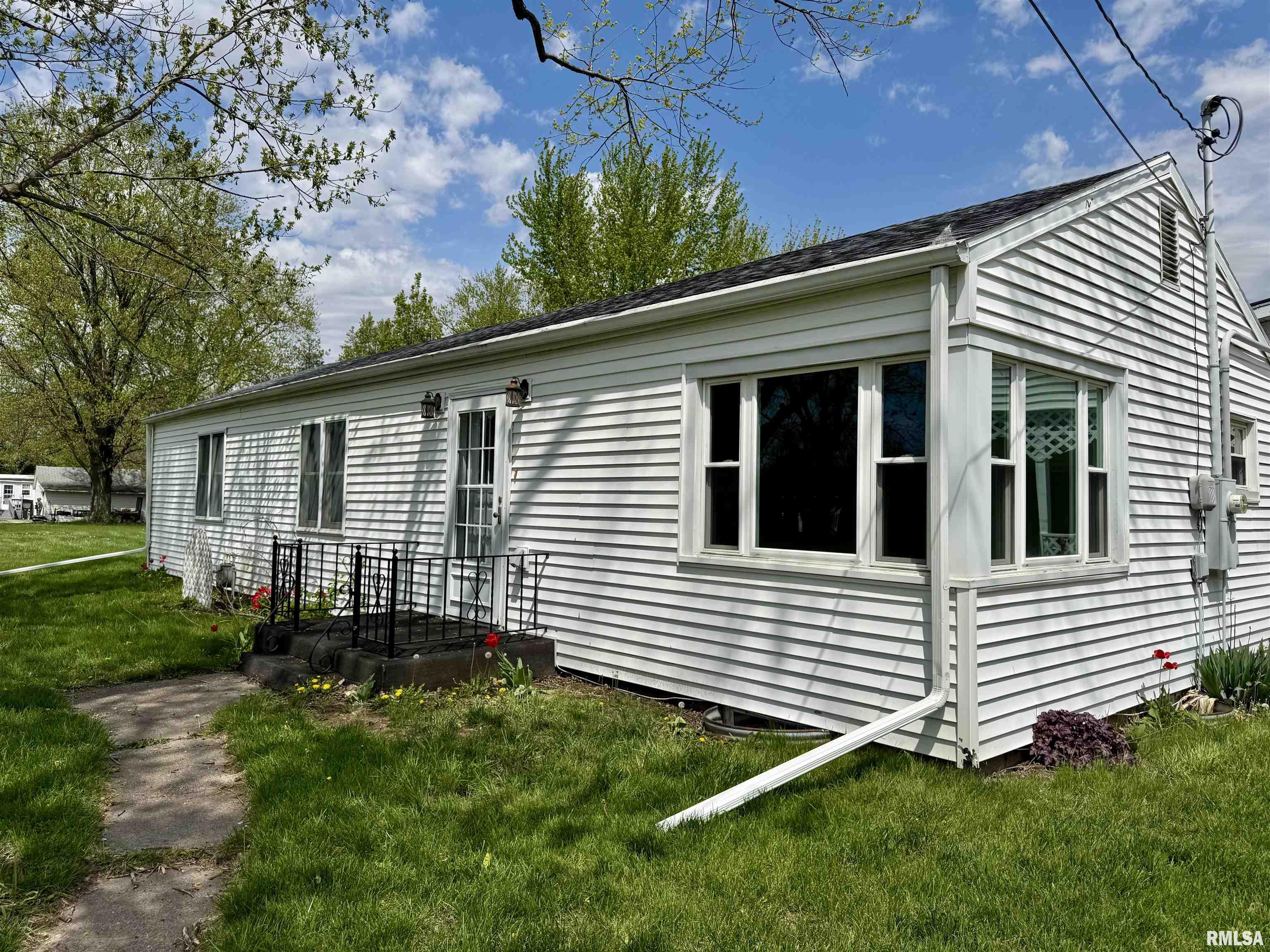 314 N Elizabeth Street, Colchester, Illinois image 2